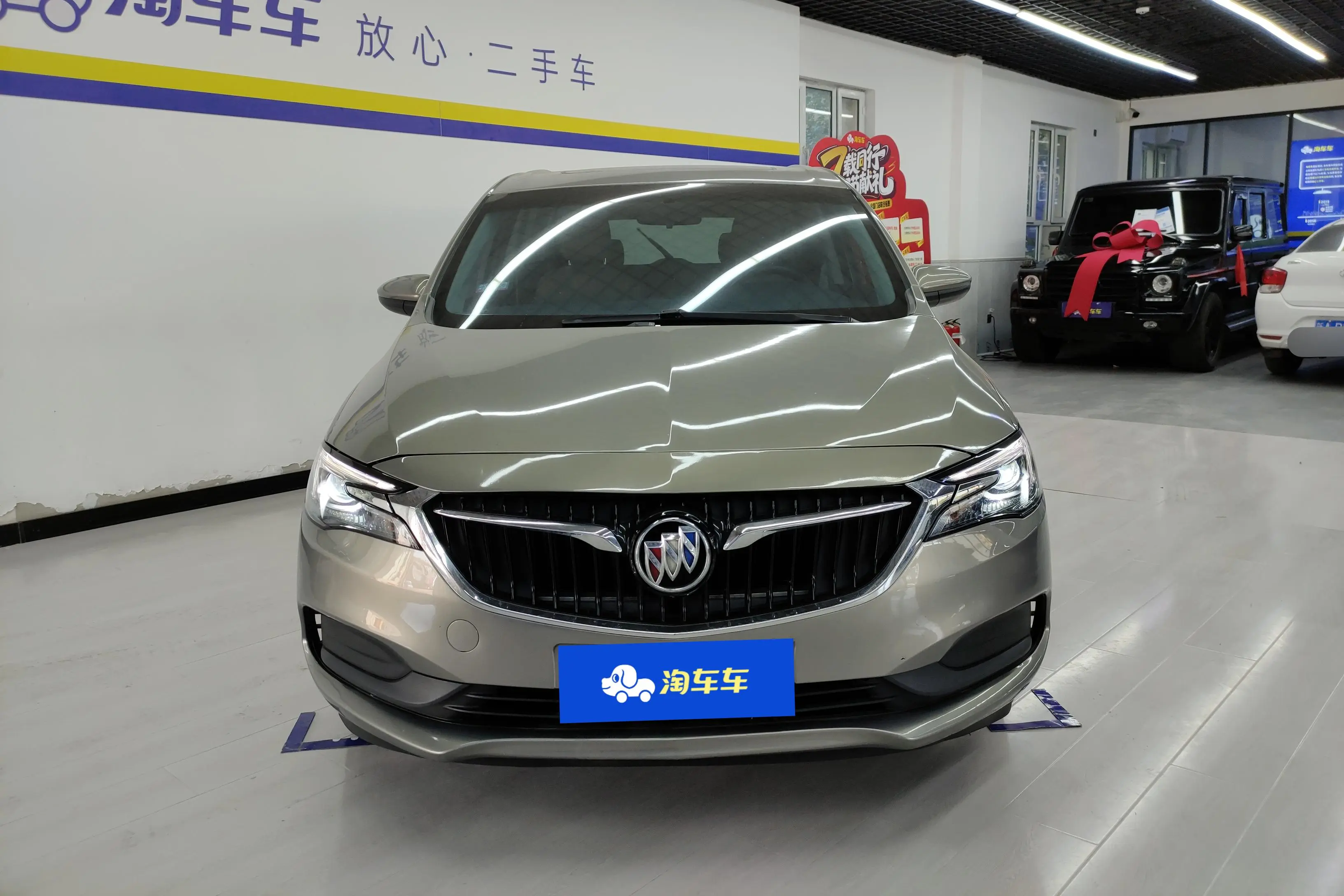 Buick GL6  из Китая