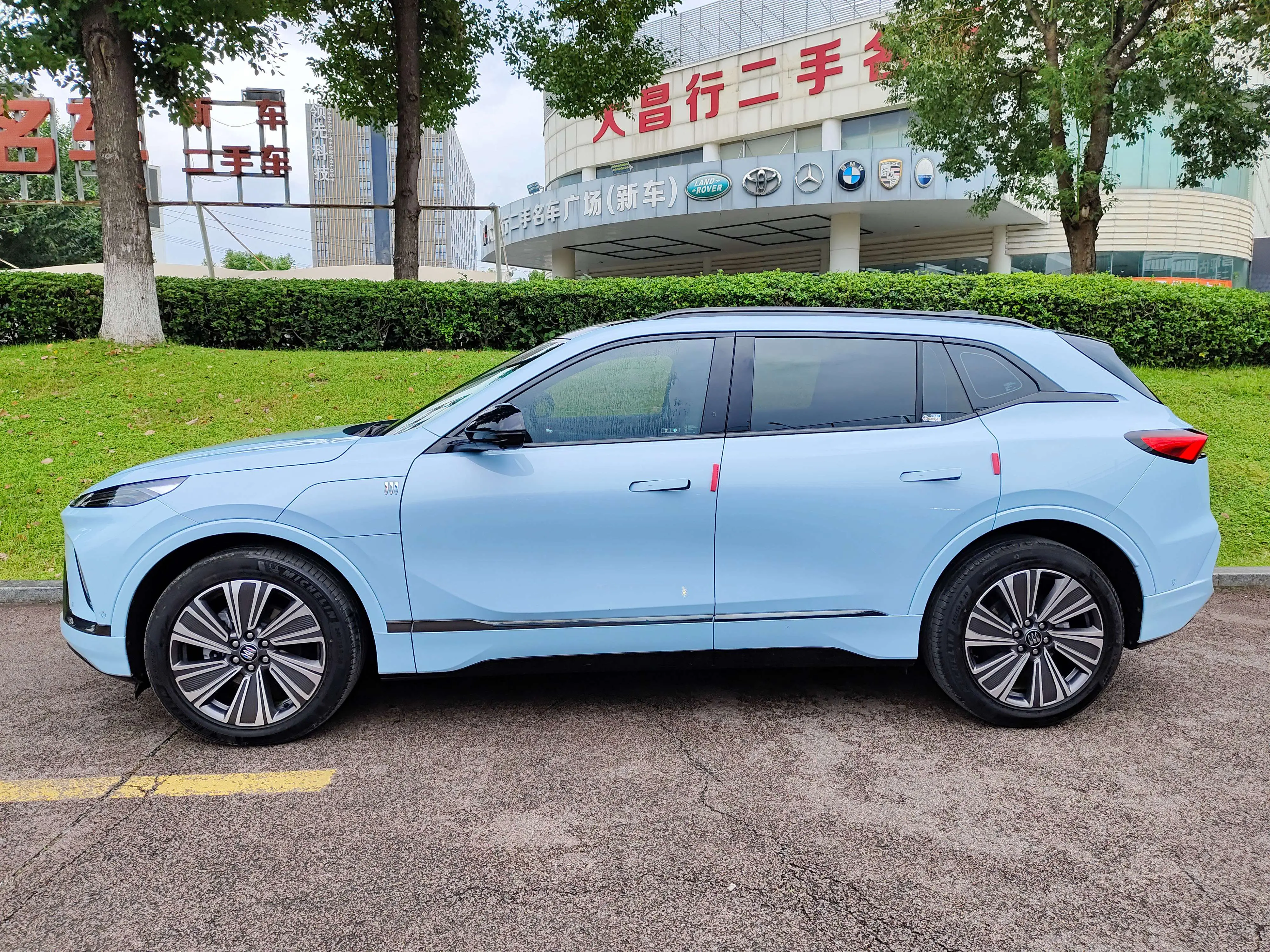 Buick E5  из Китая