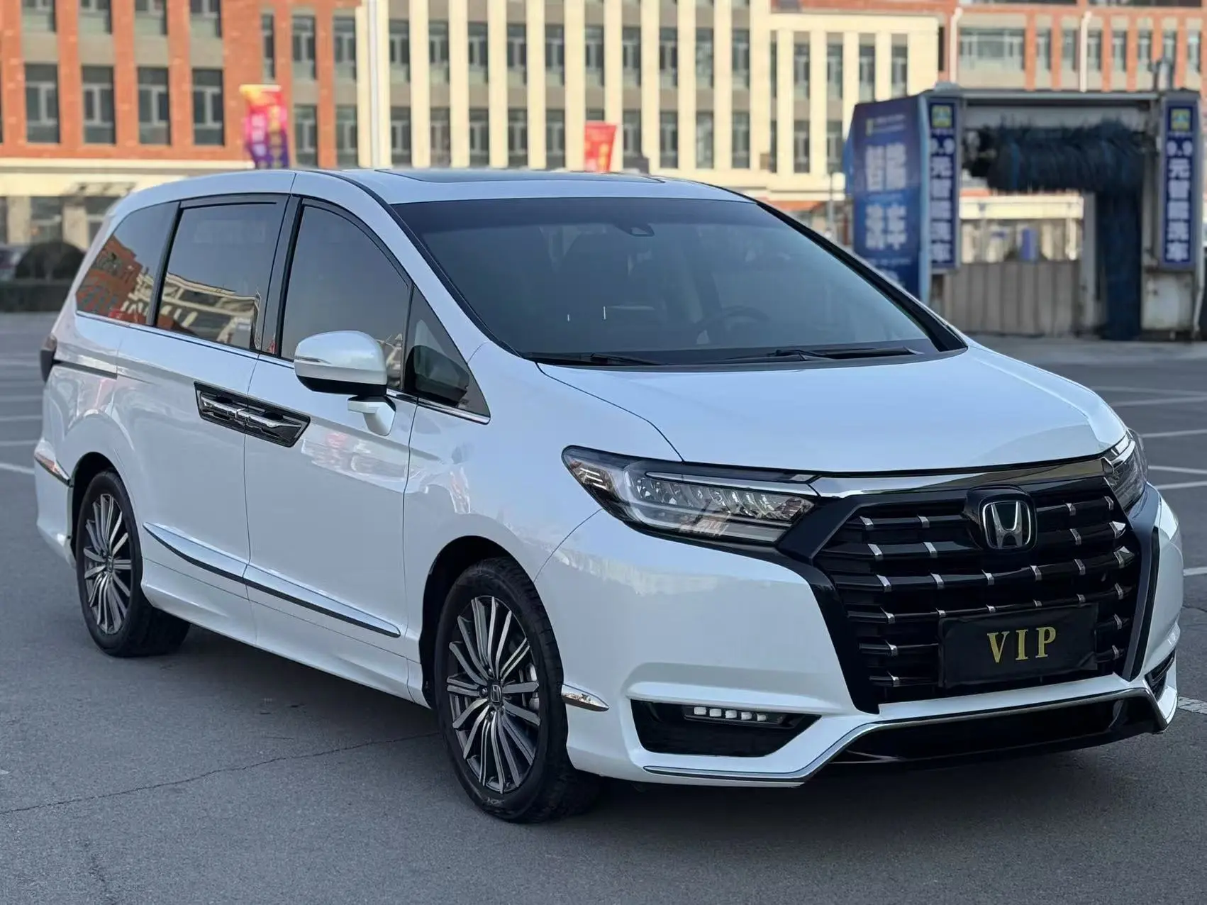 Honda Elysion (Alison)  из Китая