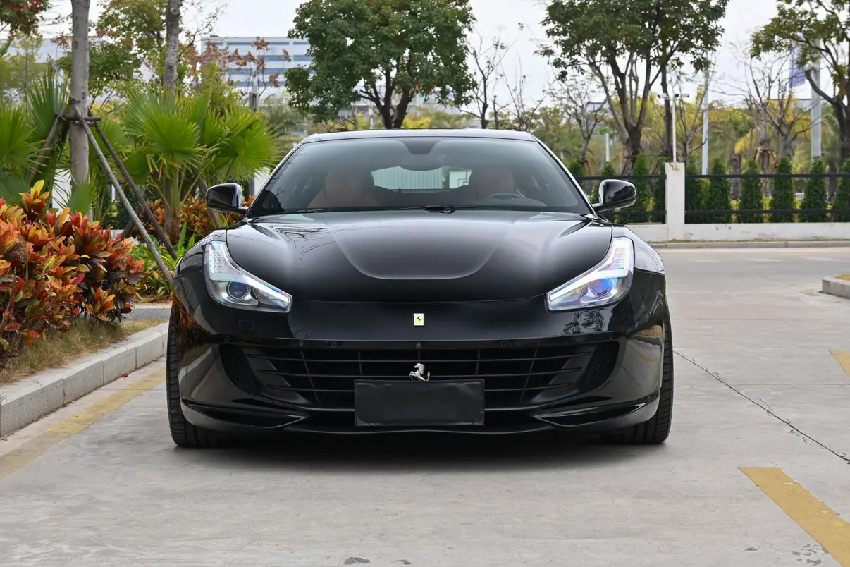 Ferrari GTC4Lusso  из Китая