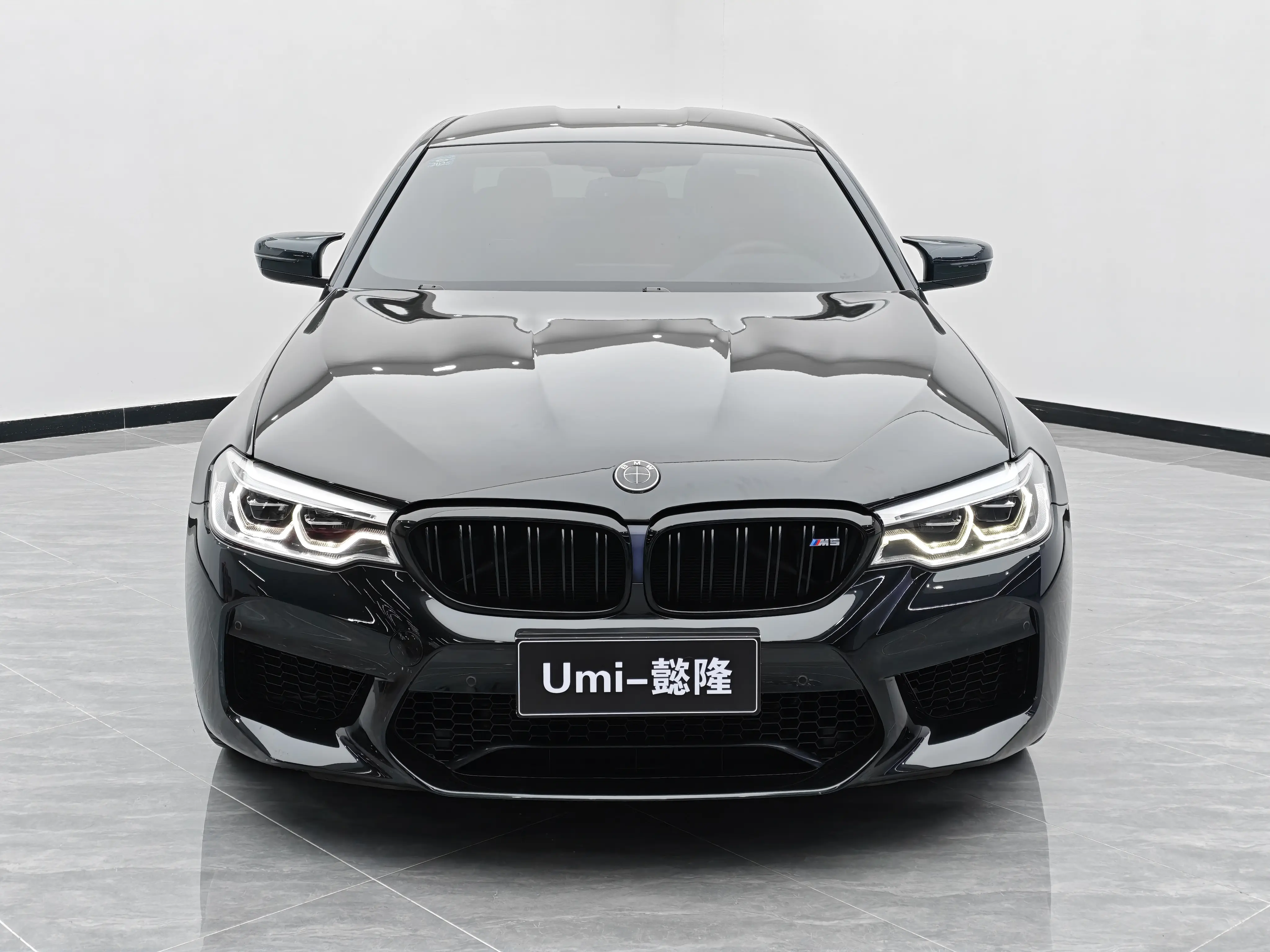 BMW M5  из Китая