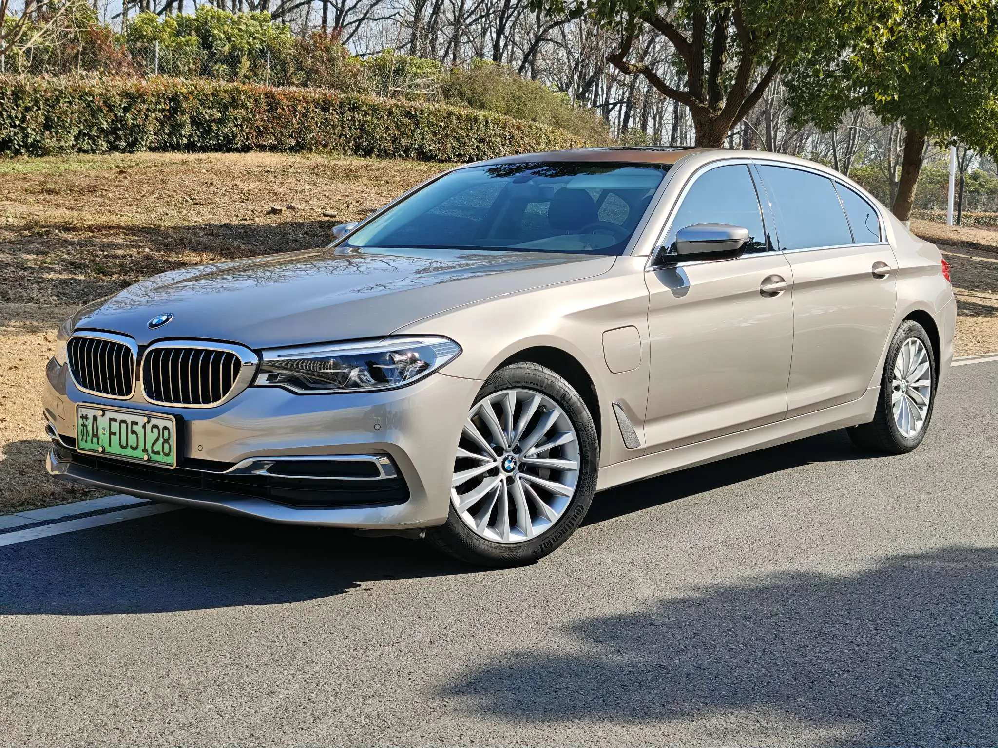 BMW 5 Series PHEV  из Китая