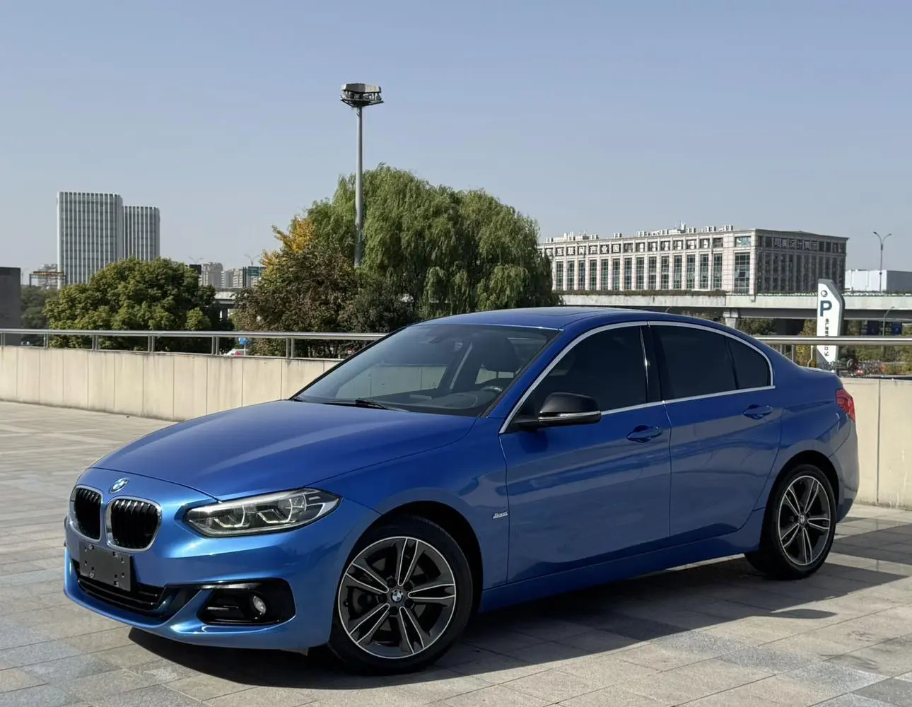 BMW 1 Series  из Китая