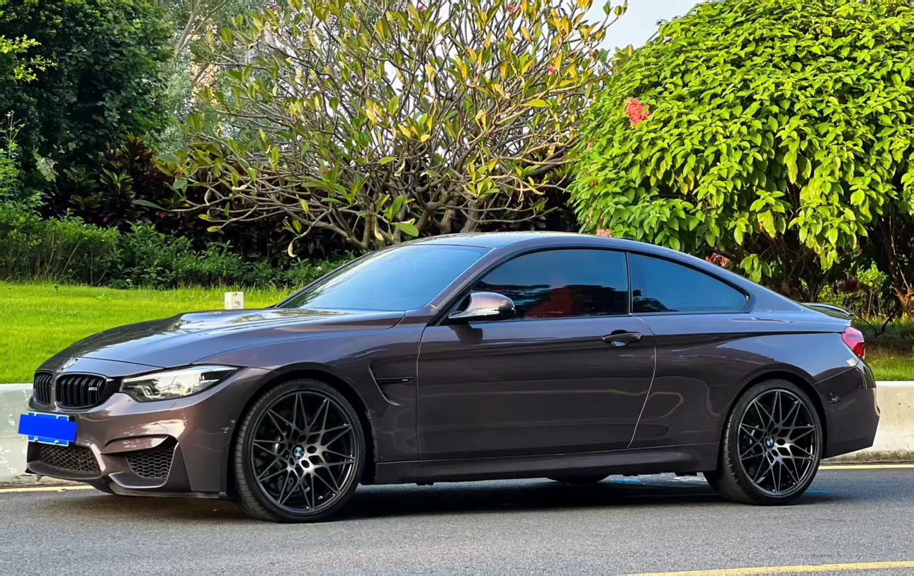 BMW M4  из Китая