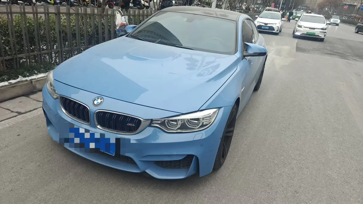 BMW M4  из Китая