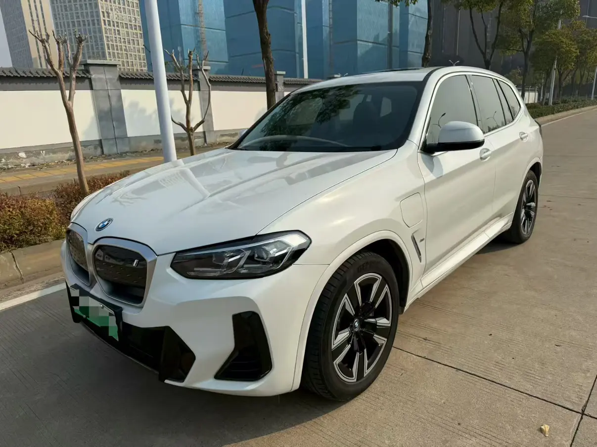 BMW iX3  из Китая