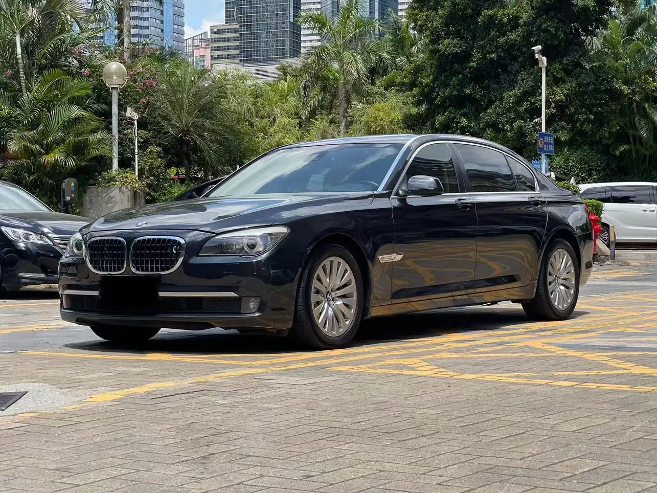 BMW 7 Series  из Китая