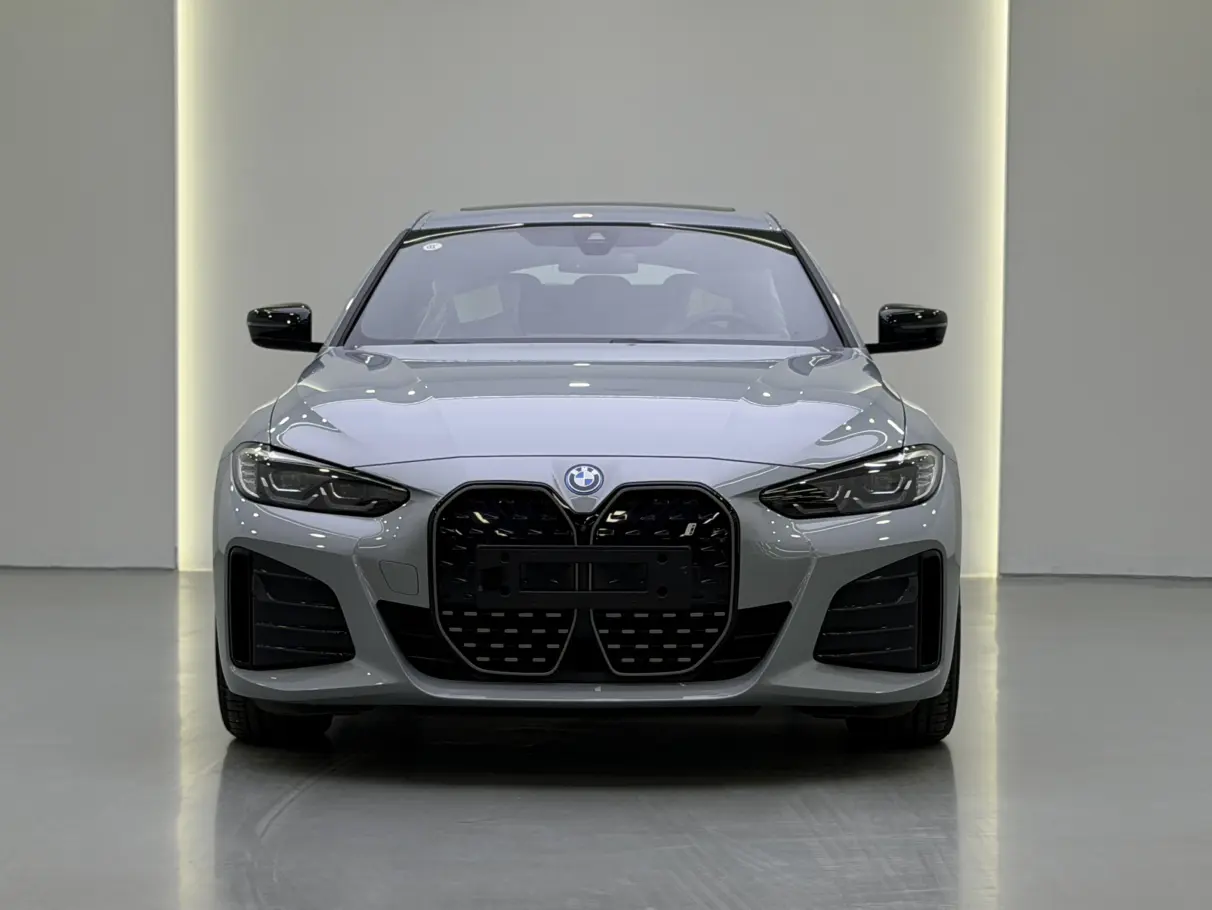 BMW i4  из Китая