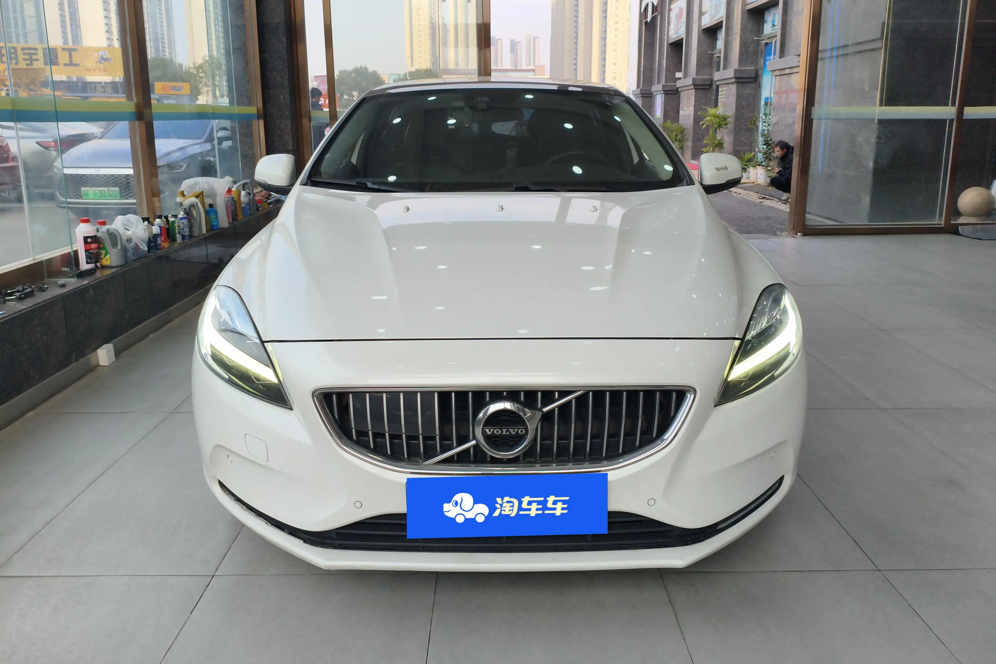 Volvo V40  из Китая