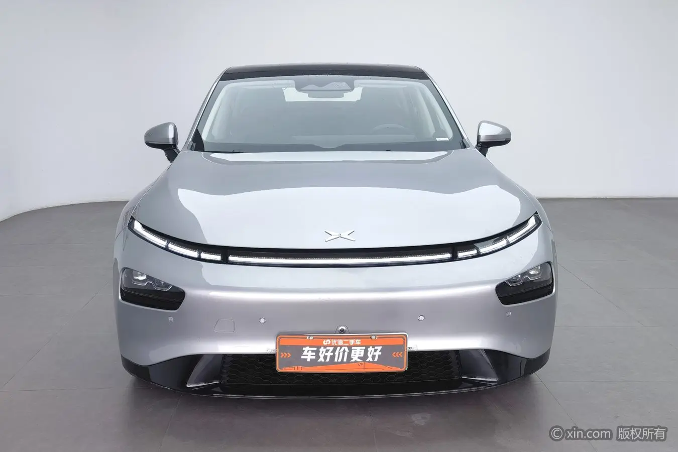 Xpeng P7  из Китая