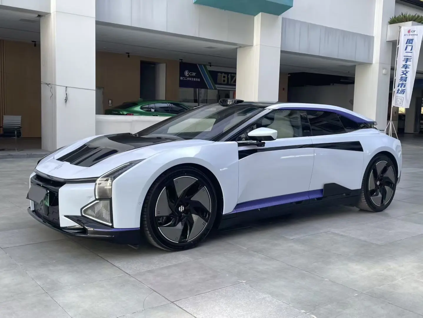 HiPhi Z  из Китая