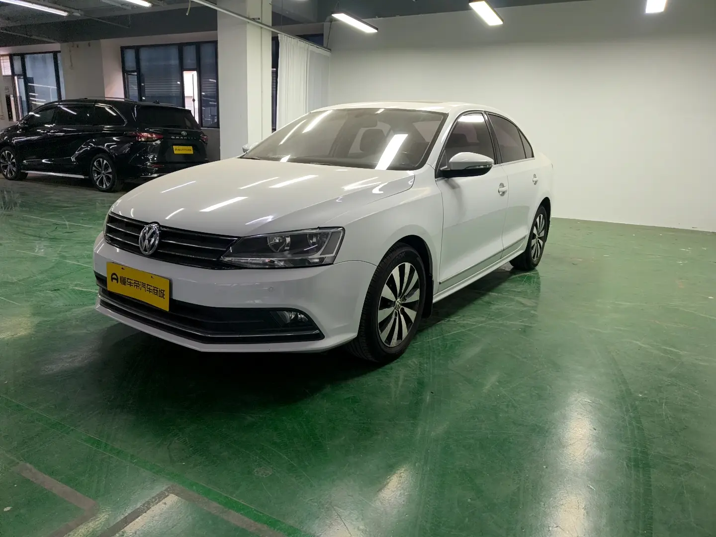 Volkswagen Sagitar  из Китая