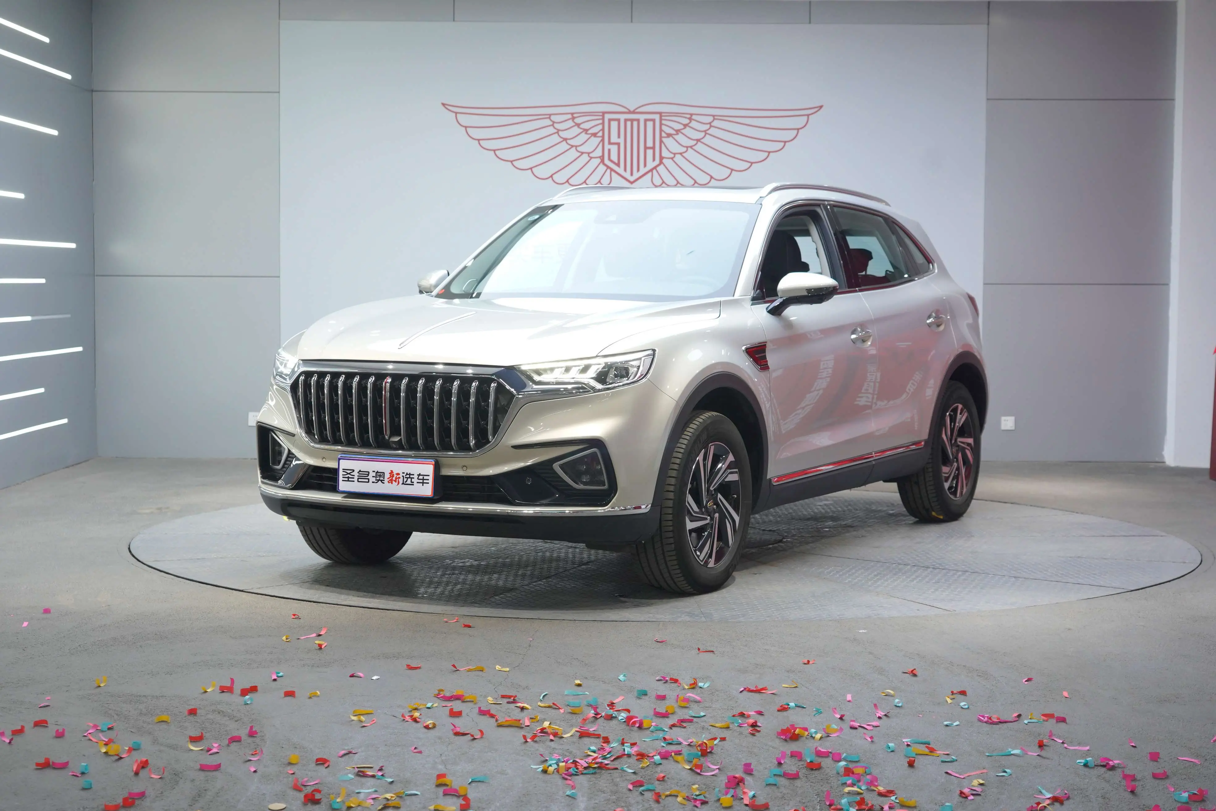 Hongqi HS5  из Китая