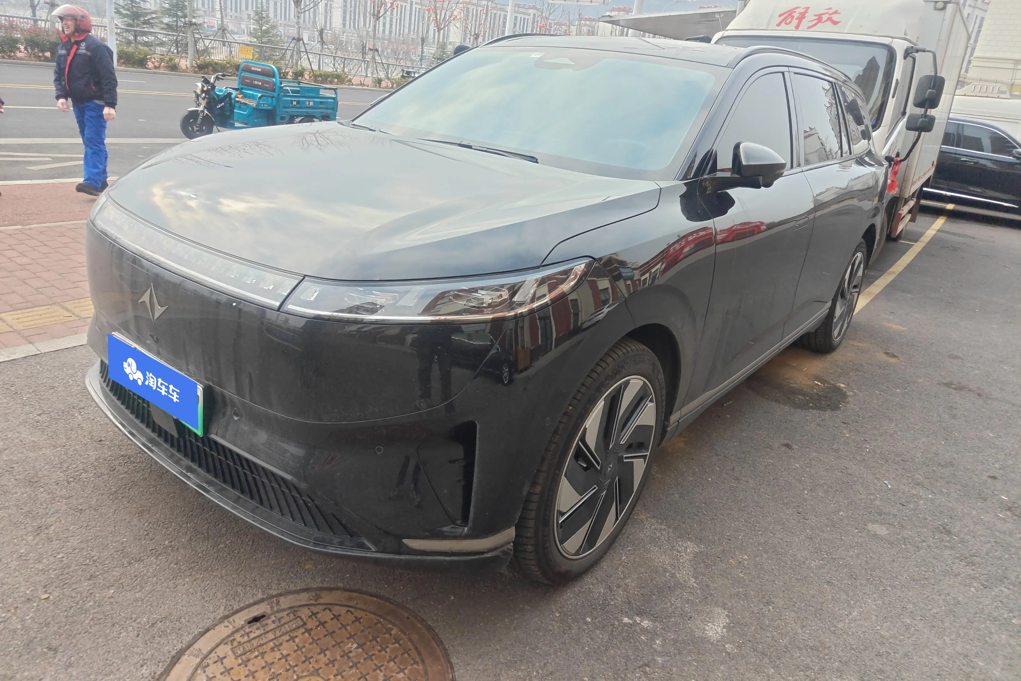 Dongfeng Eπ008  из Китая