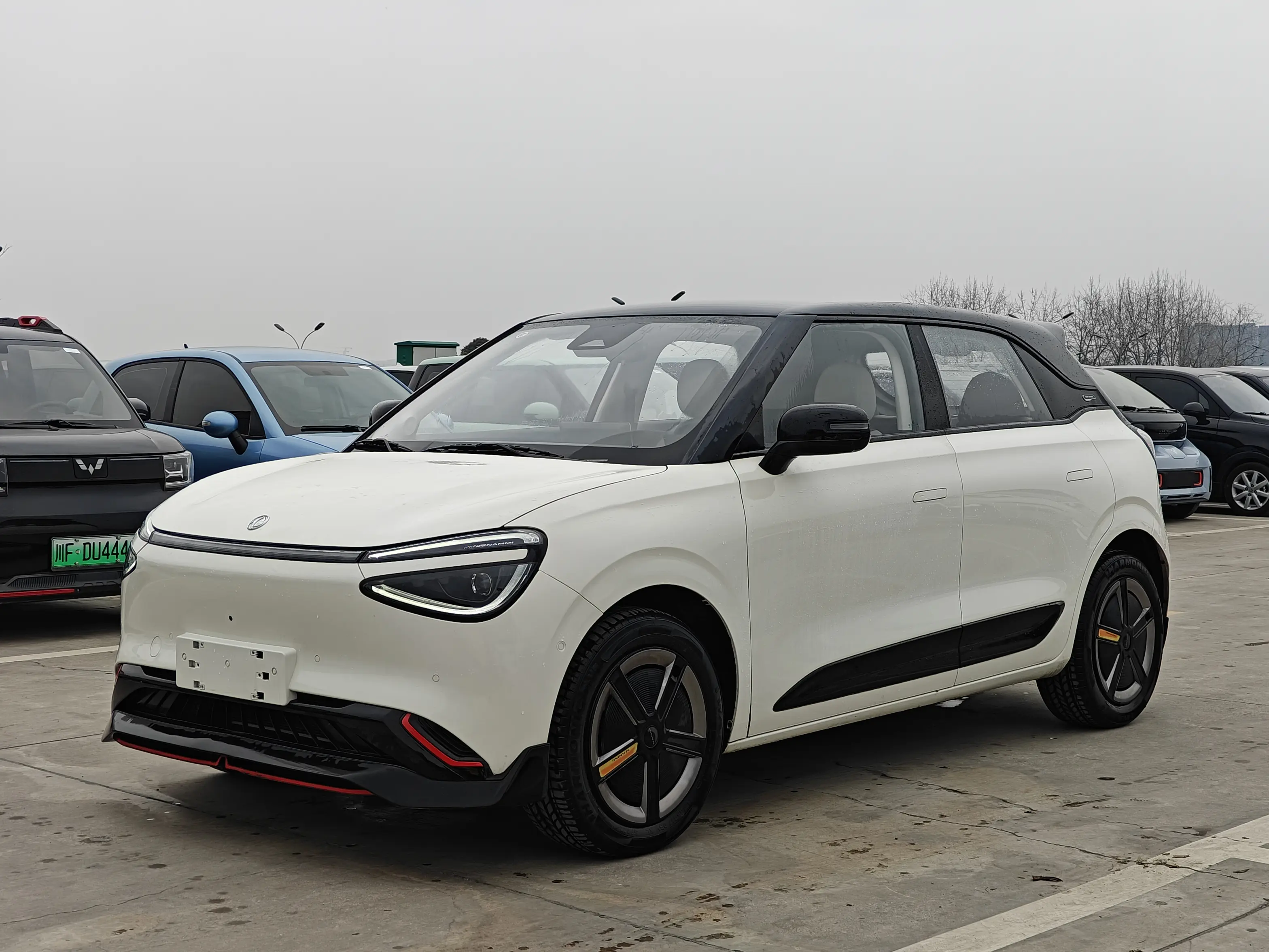 Dongfeng Nano 01  из Китая