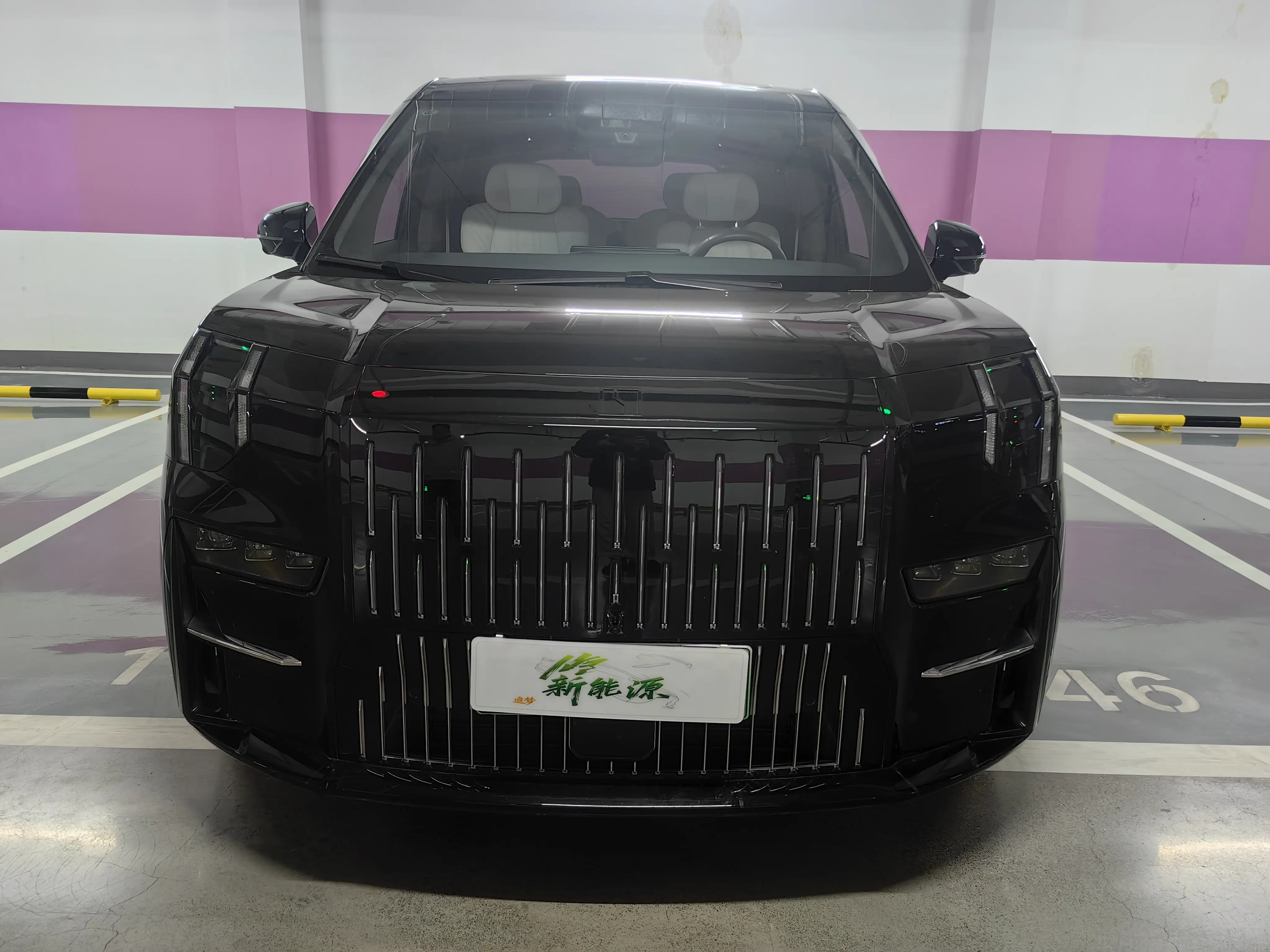 ZEEKR 009  из Китая