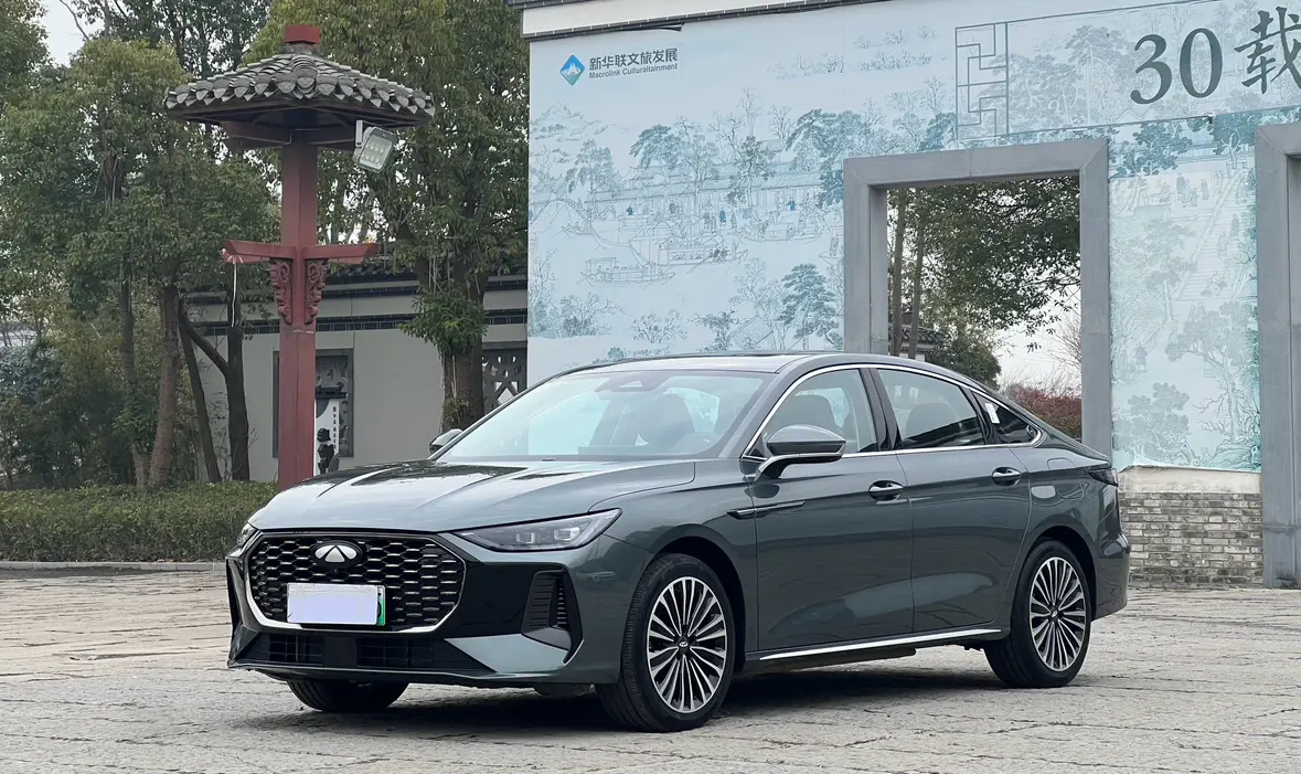 Chery Fengyun A8L  из Китая