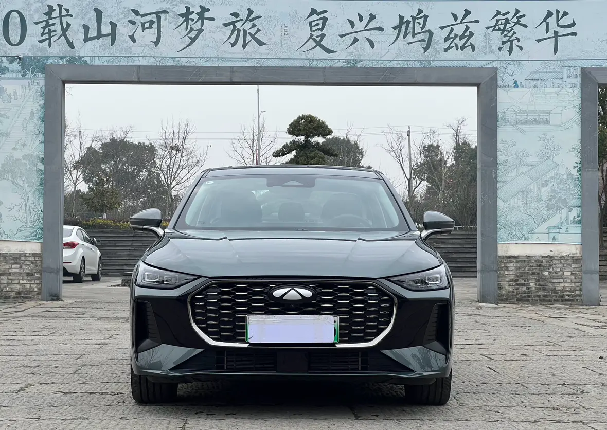 Chery Fengyun A8L  из Китая