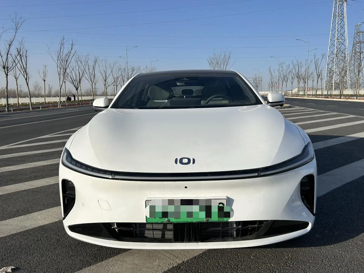 Changan Qiyuan A07  из Китая