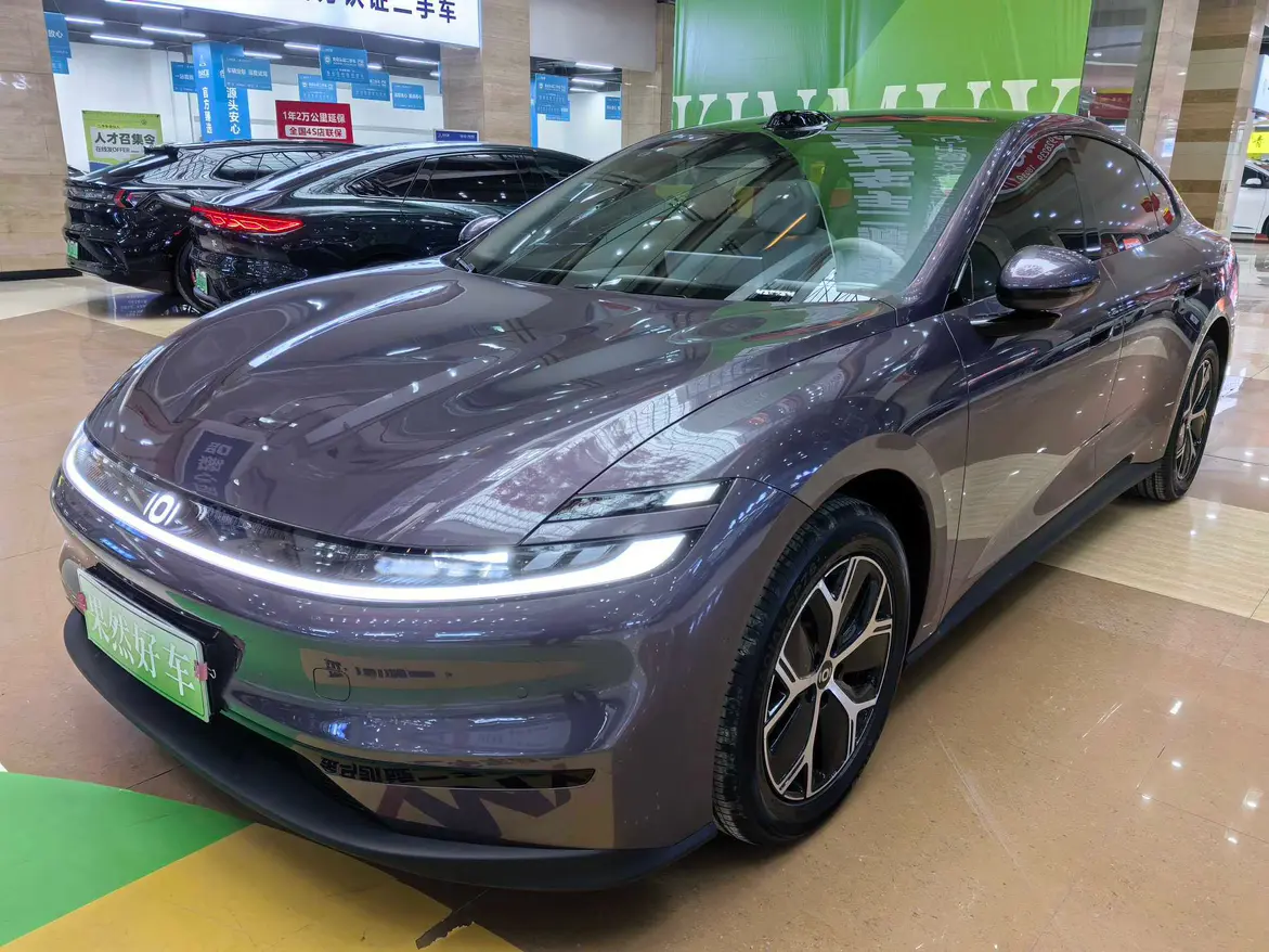 Changan Qiyuan A06  из Китая