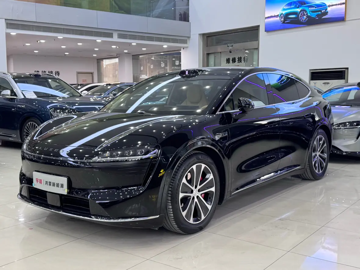 Luxeed Zhijie R7  из Китая