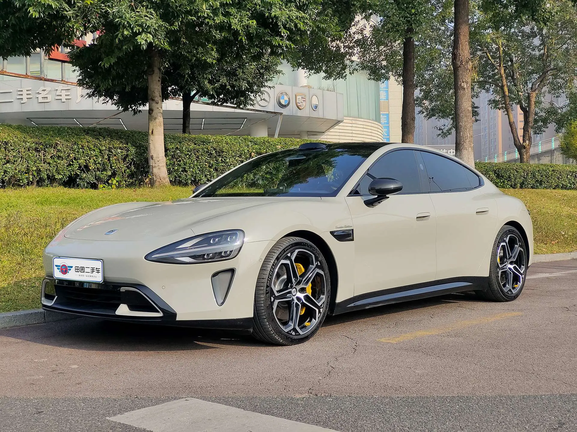 Xiaomi car Xiaomi SU7  из Китая