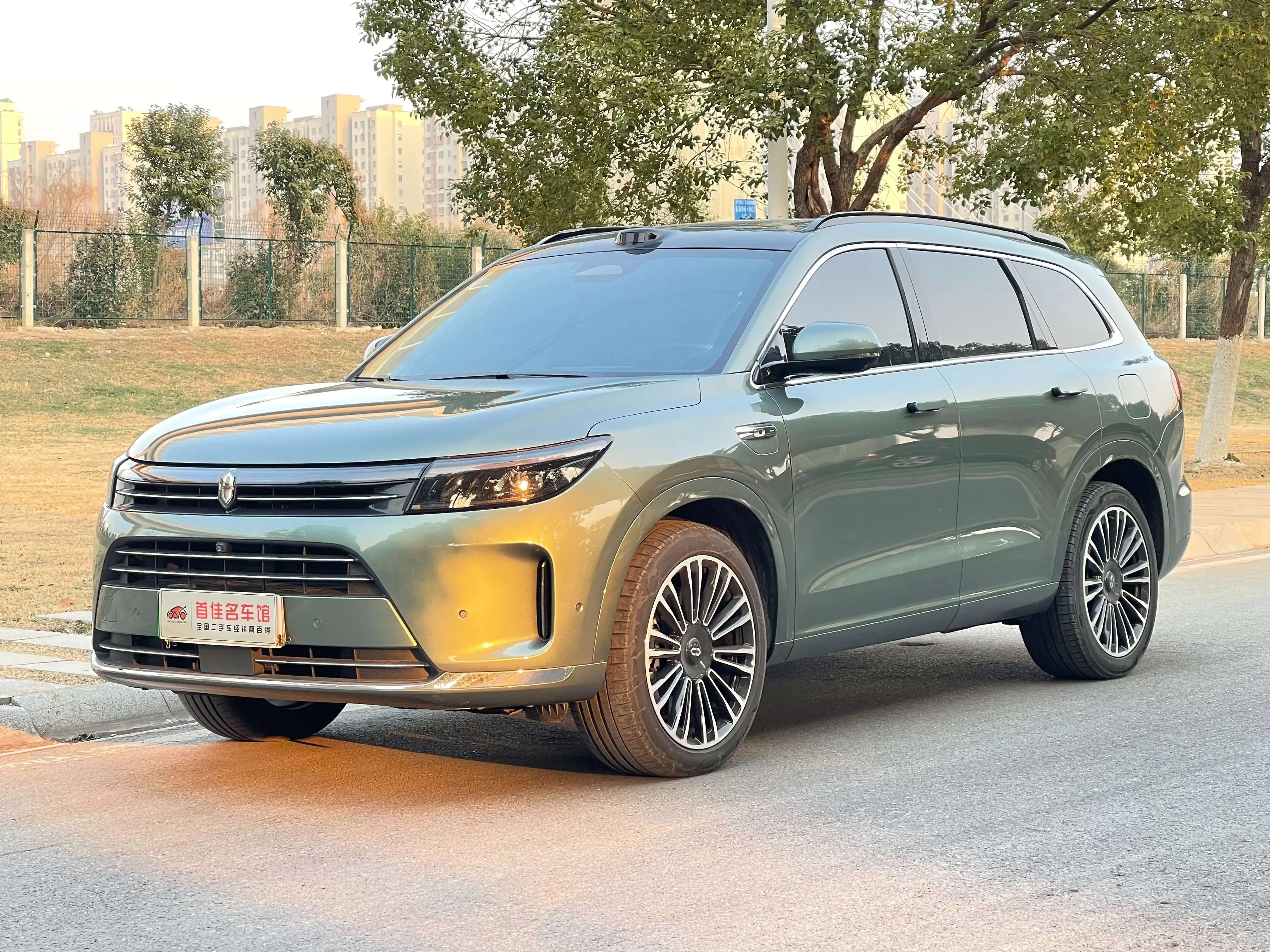 AITO M7 (Wenjie M7)  из Китая