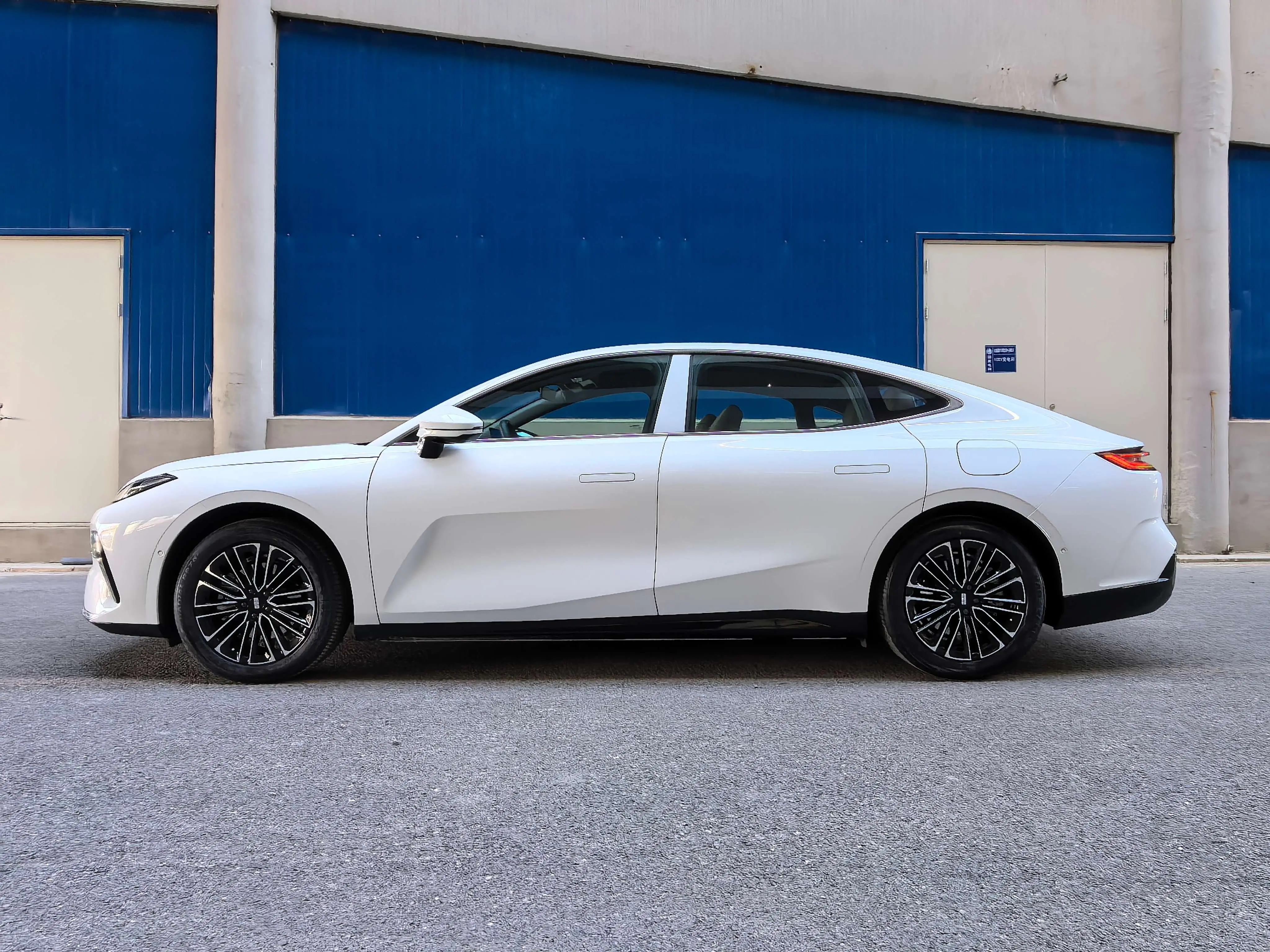 Geely Galaxy Star 8 PHEV  из Китая