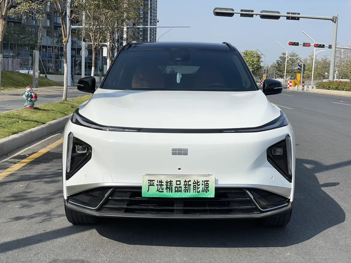 Geely Galaxy L7  из Китая