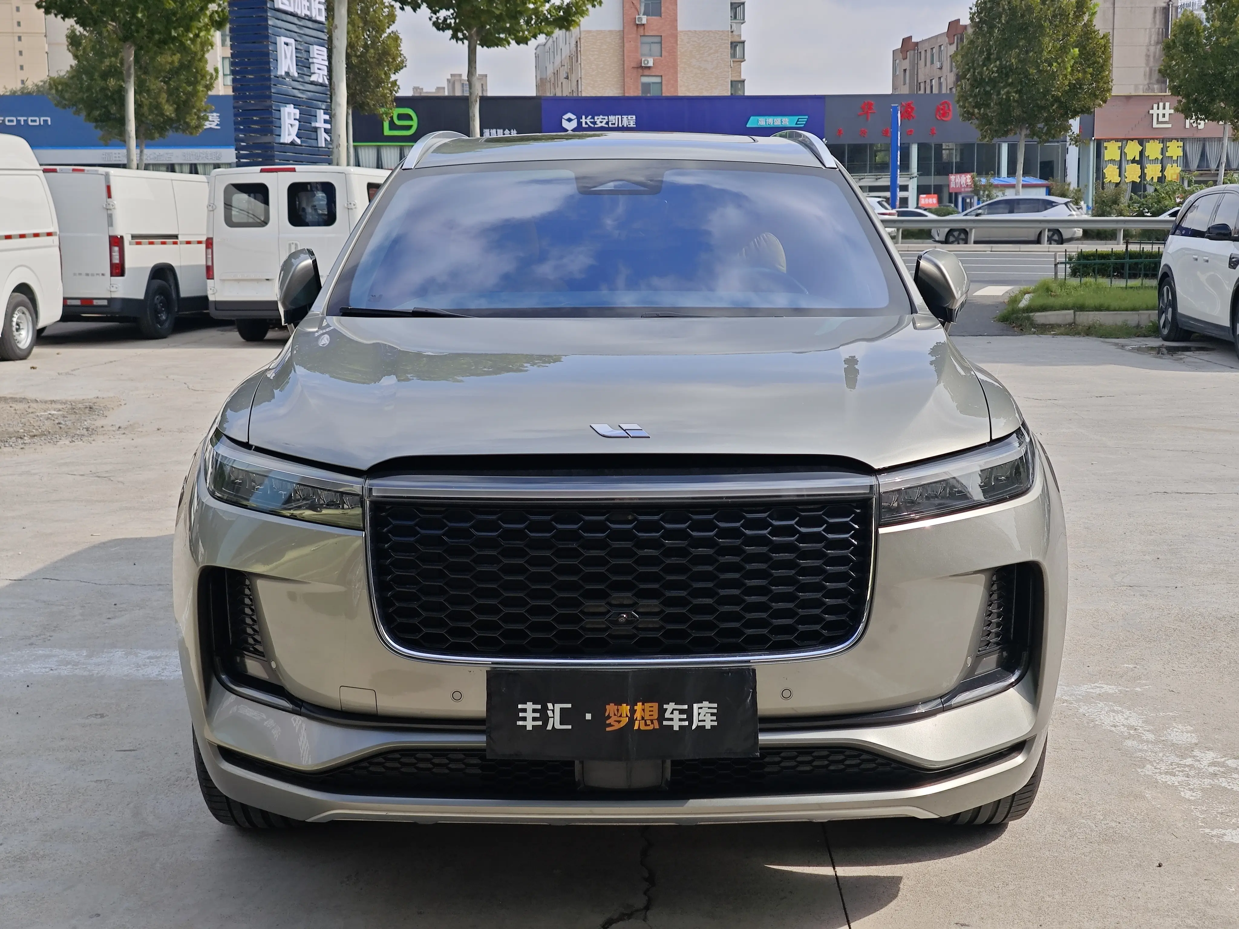 Li ONE (Ideal ONE)  из Китая