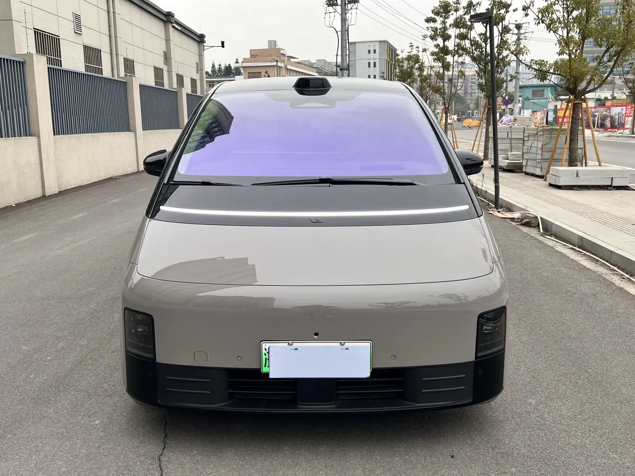 Li MEGA (Ideal MEGA)  из Китая