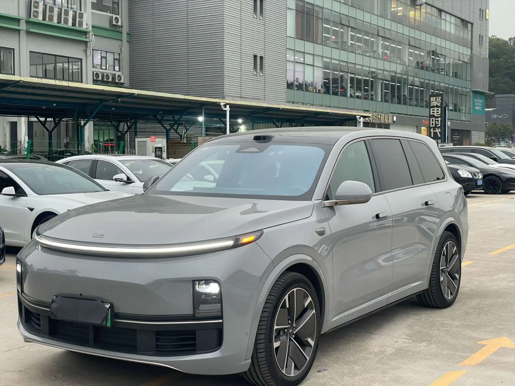 Li L9 (Ideal L9)  из Китая