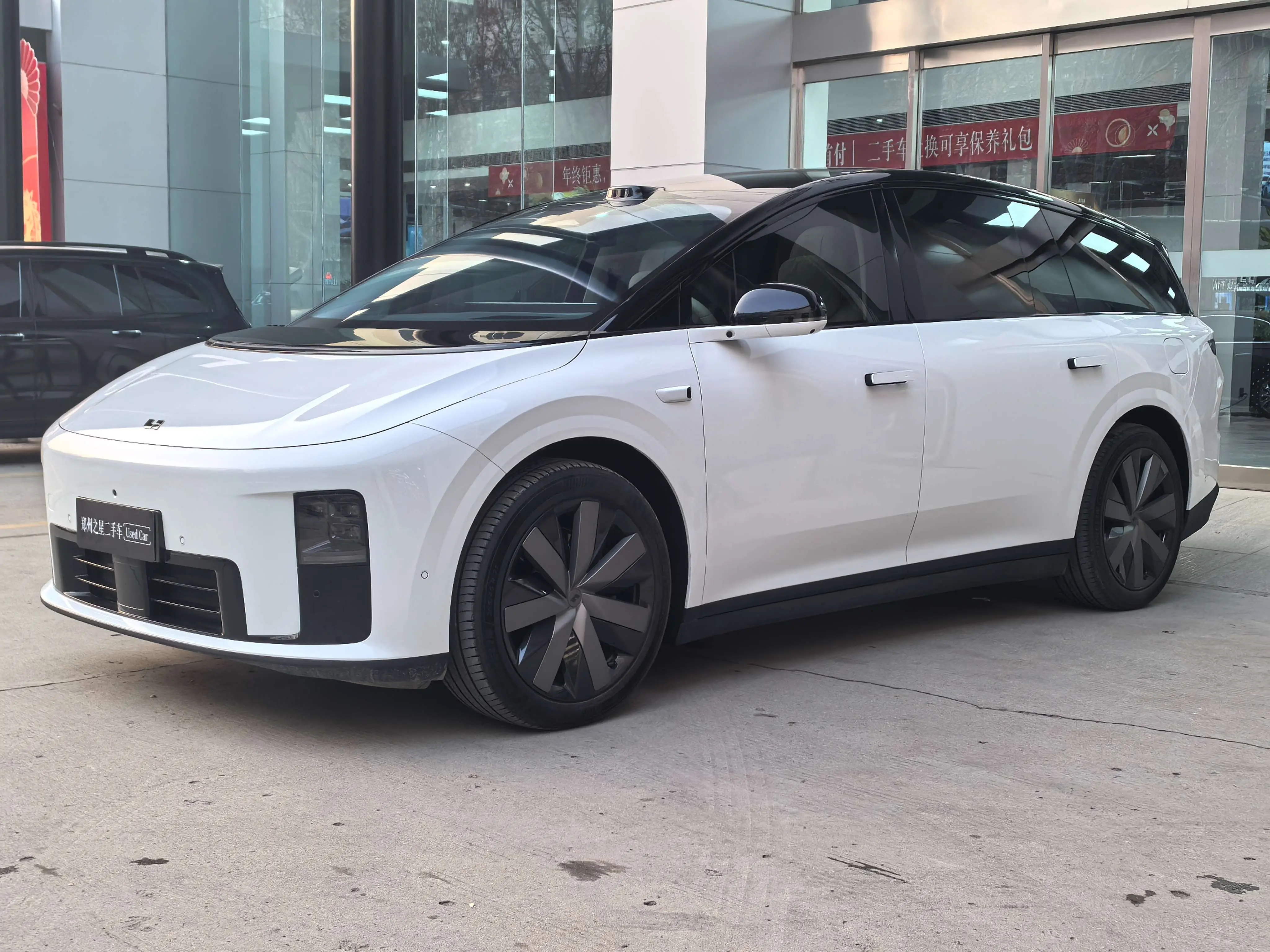 Li Ideal i8  из Китая