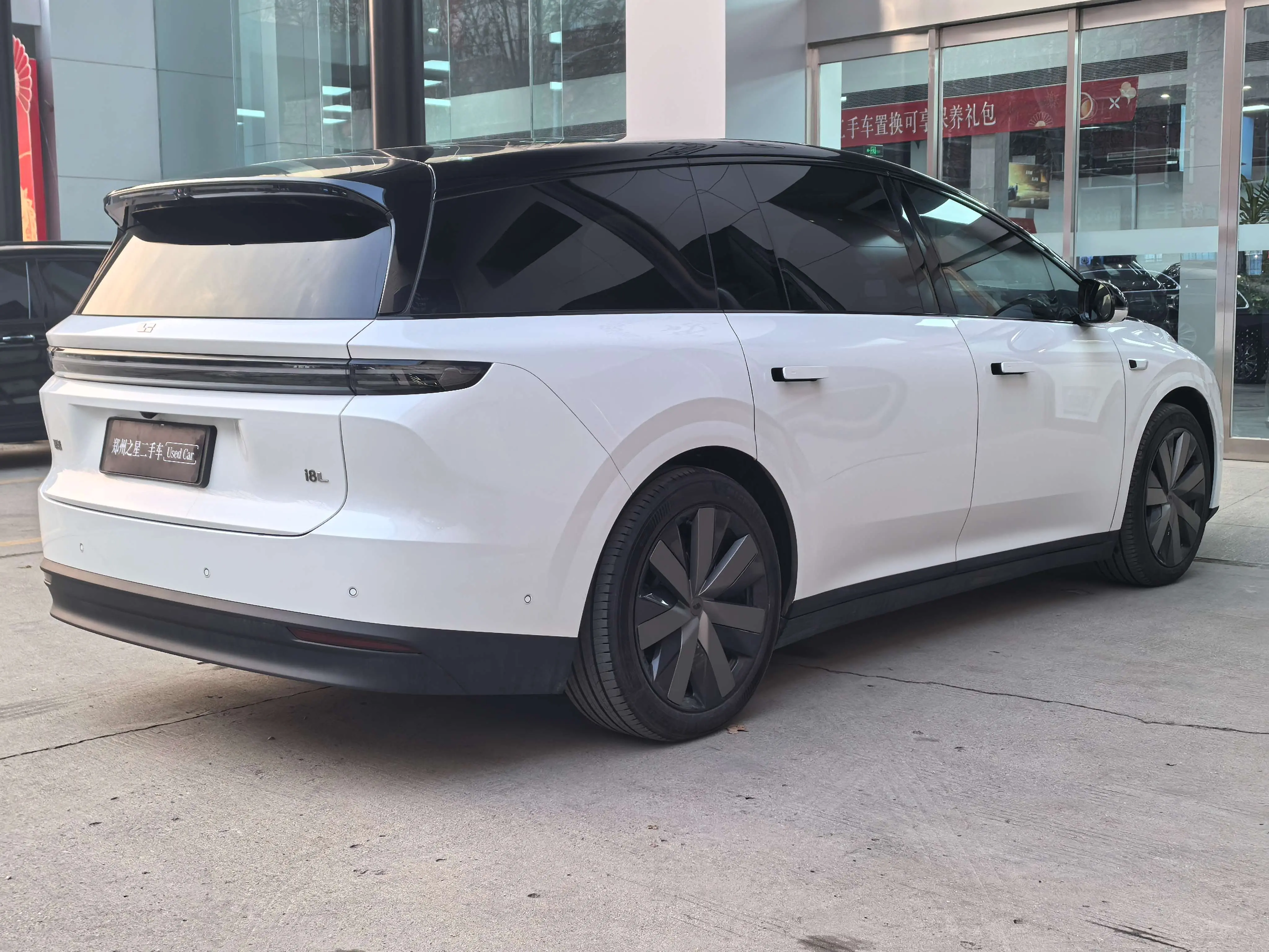 Li Ideal i8  из Китая