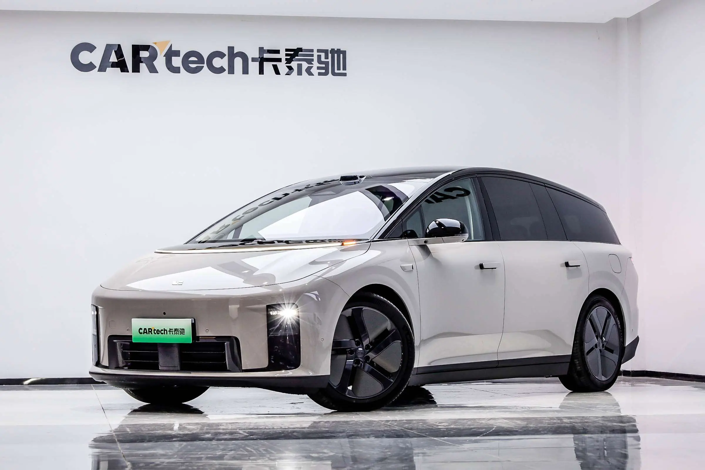 Li Ideal i8  из Китая