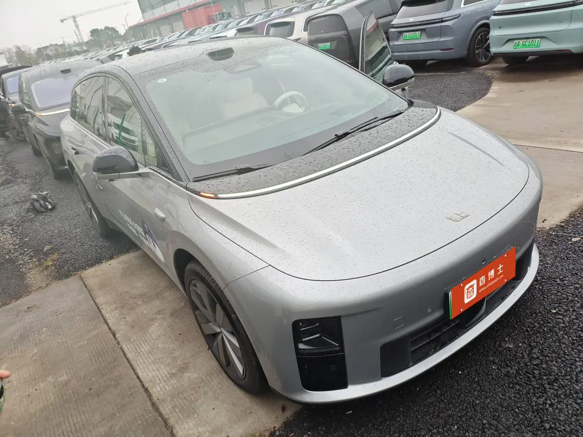 Li Ideal i6  из Китая