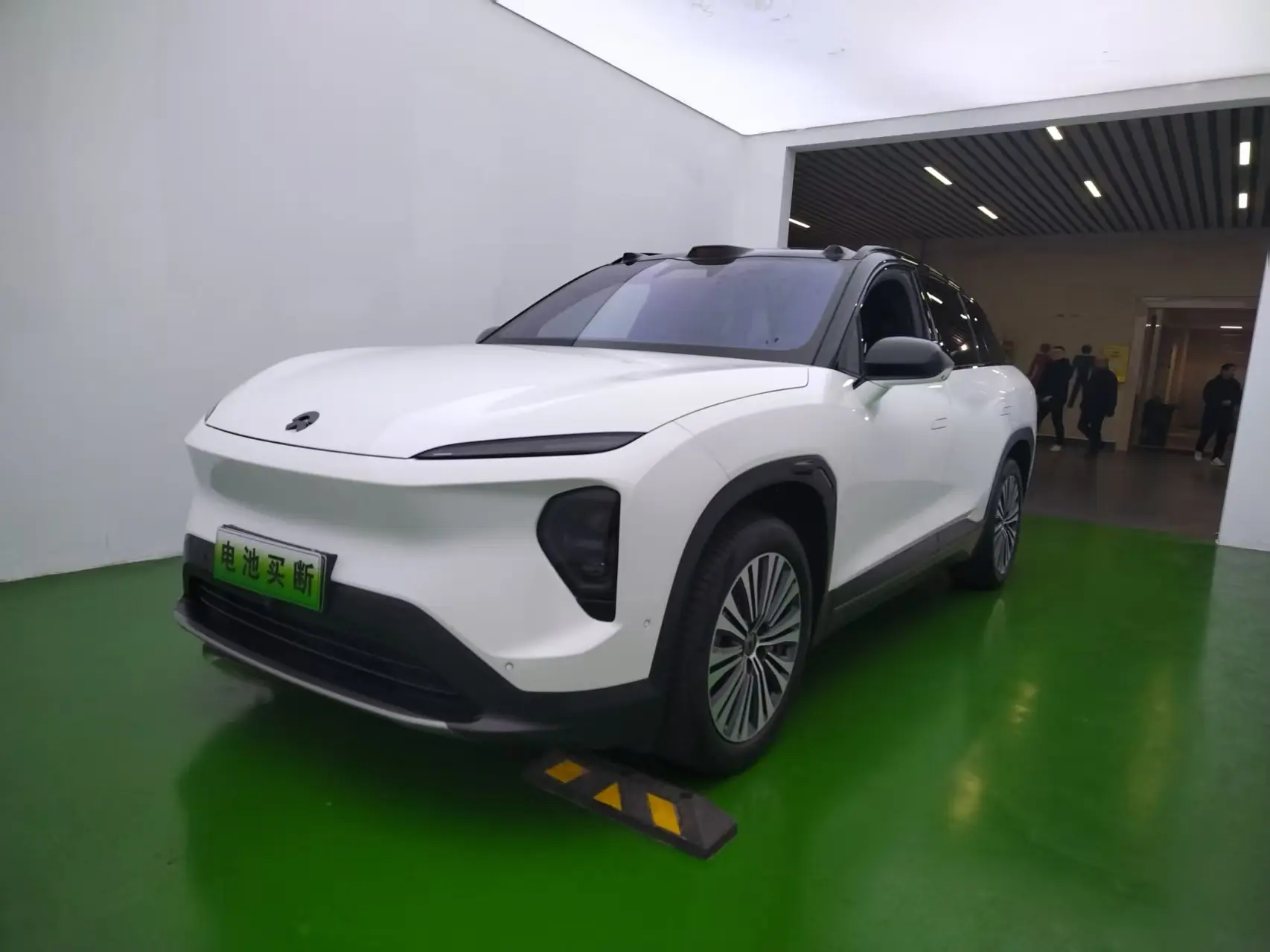 NIO ES7  из Китая