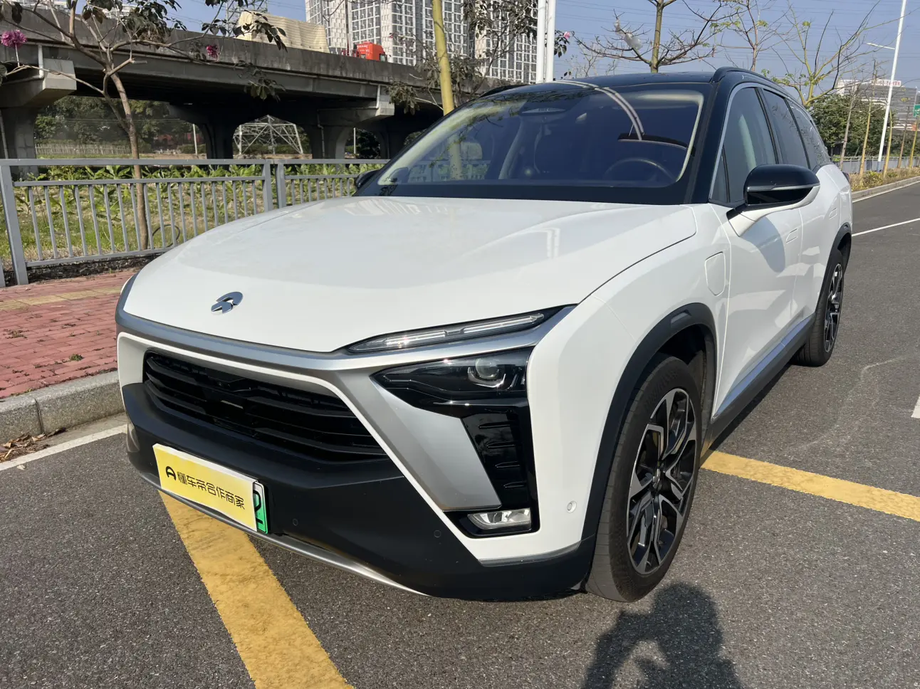 NIO ES8  из Китая