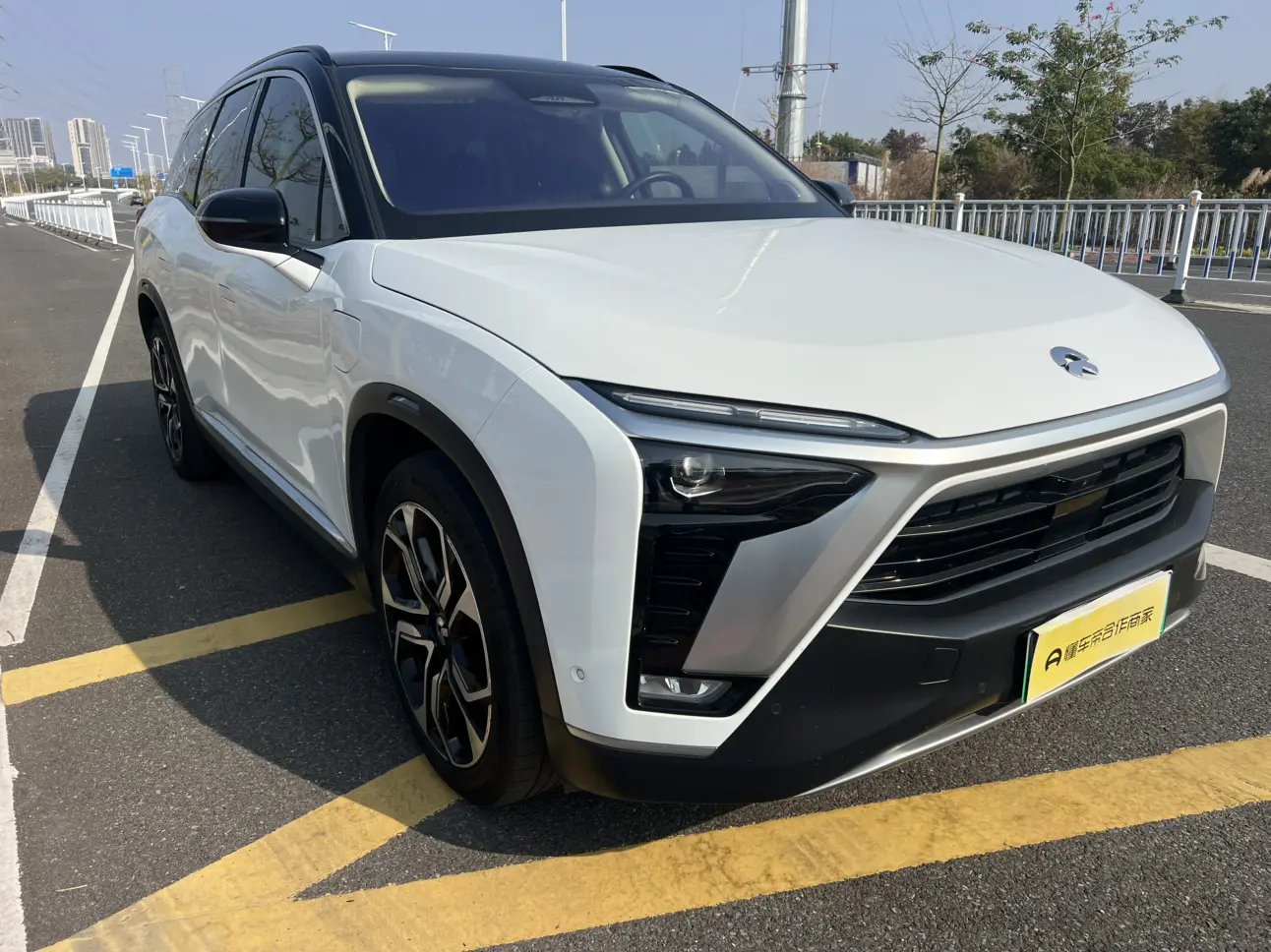 NIO ES8  из Китая