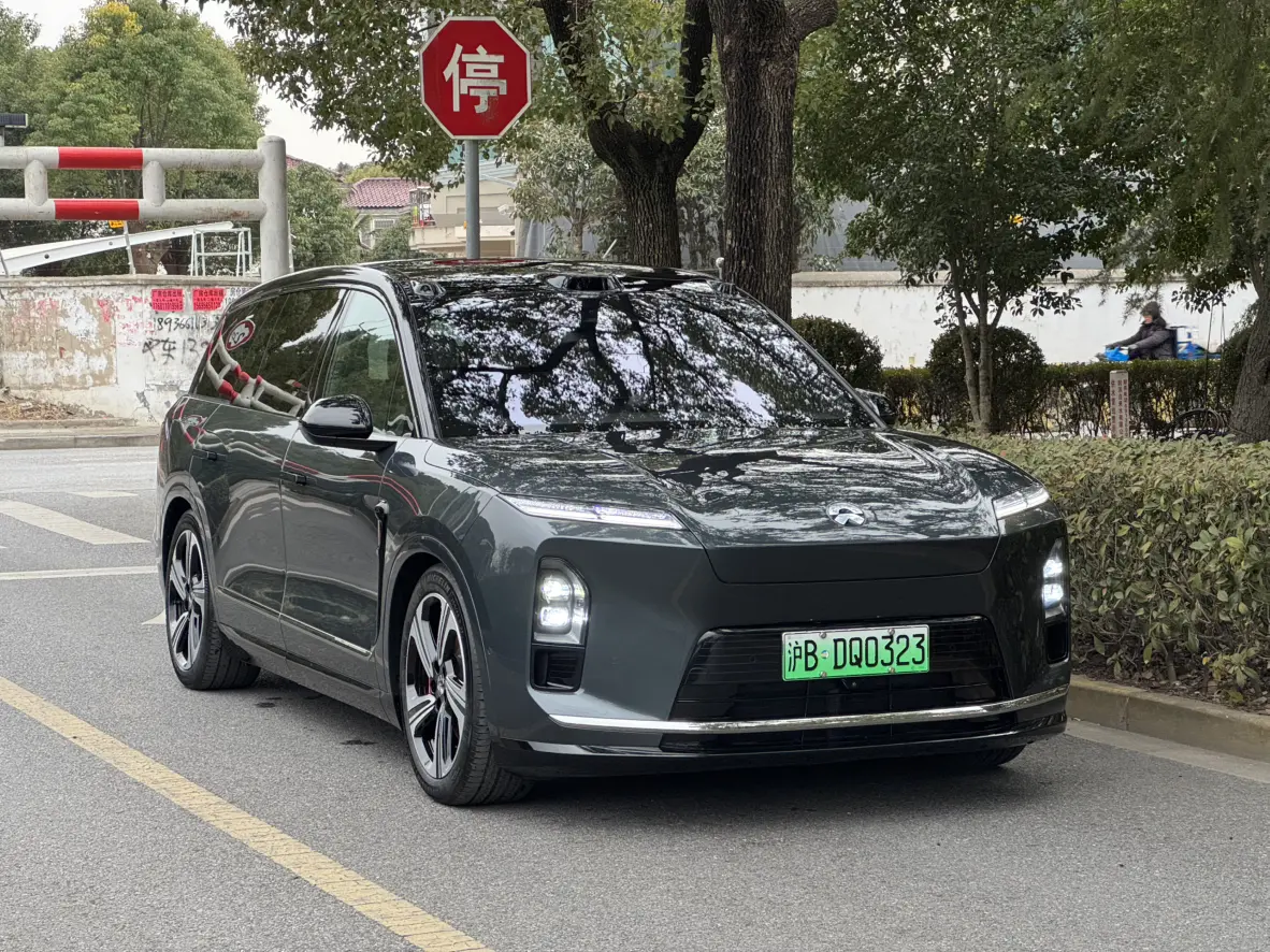 NIO ES8  из Китая