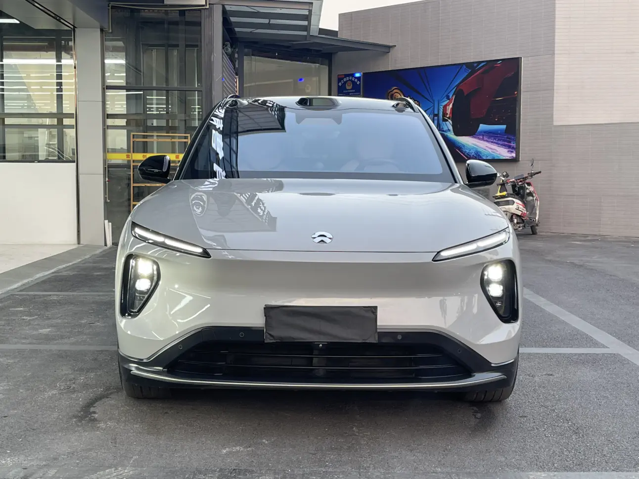 NIO ES6  из Китая