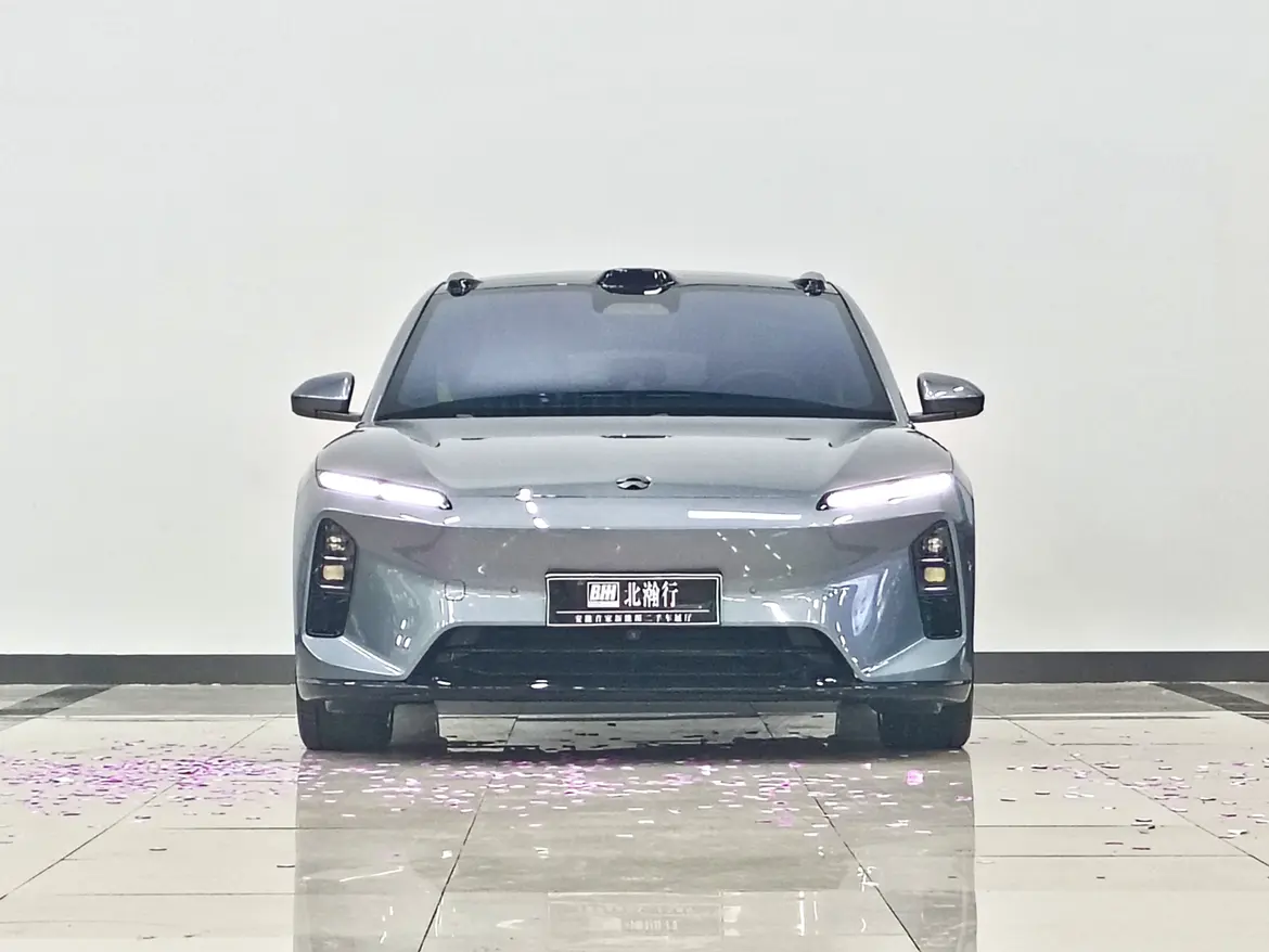 NIO ET5T  из Китая