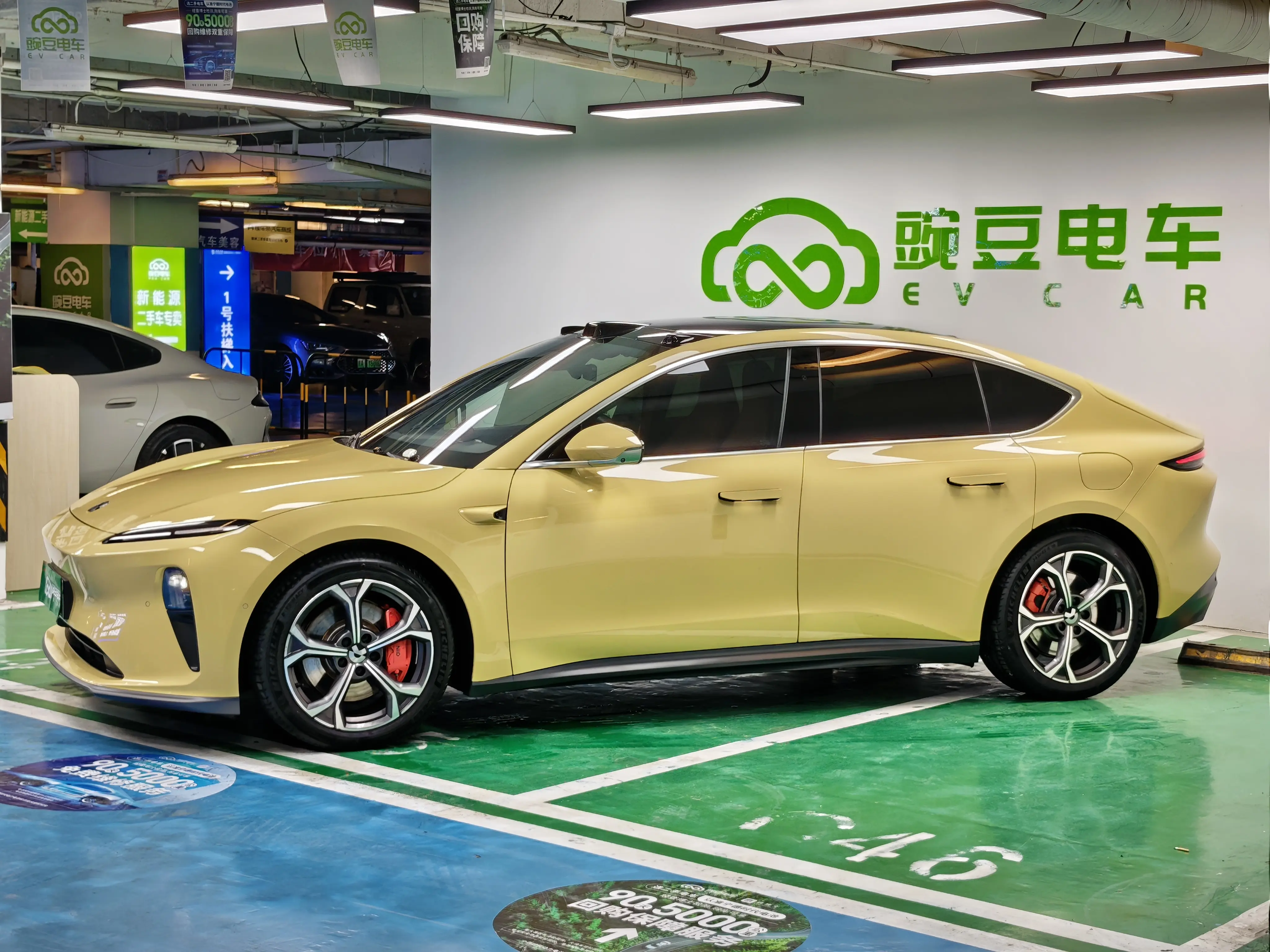 NIO ET5  из Китая