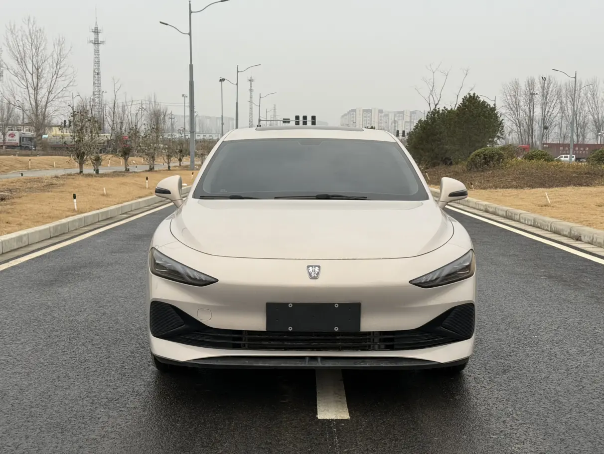 Roewe D7 DMH  из Китая