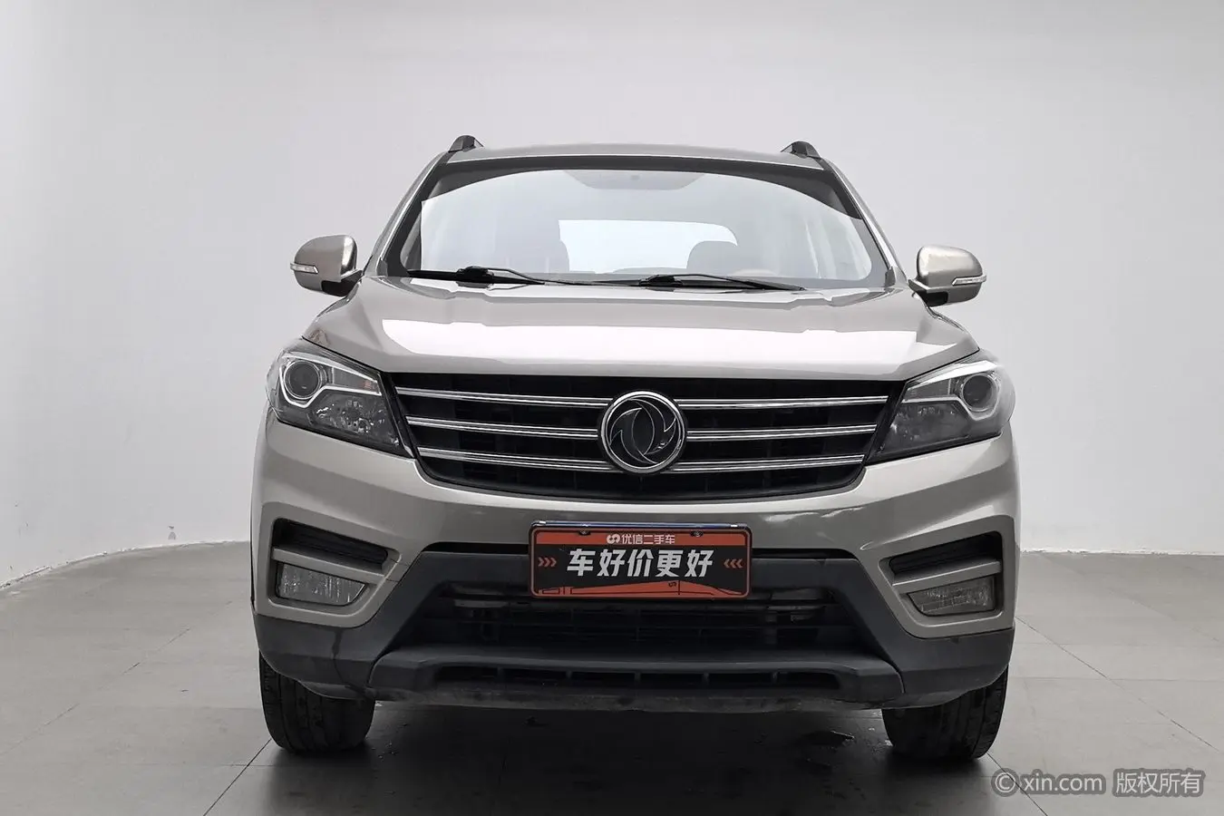 Dongfeng Scenery S560  из Китая