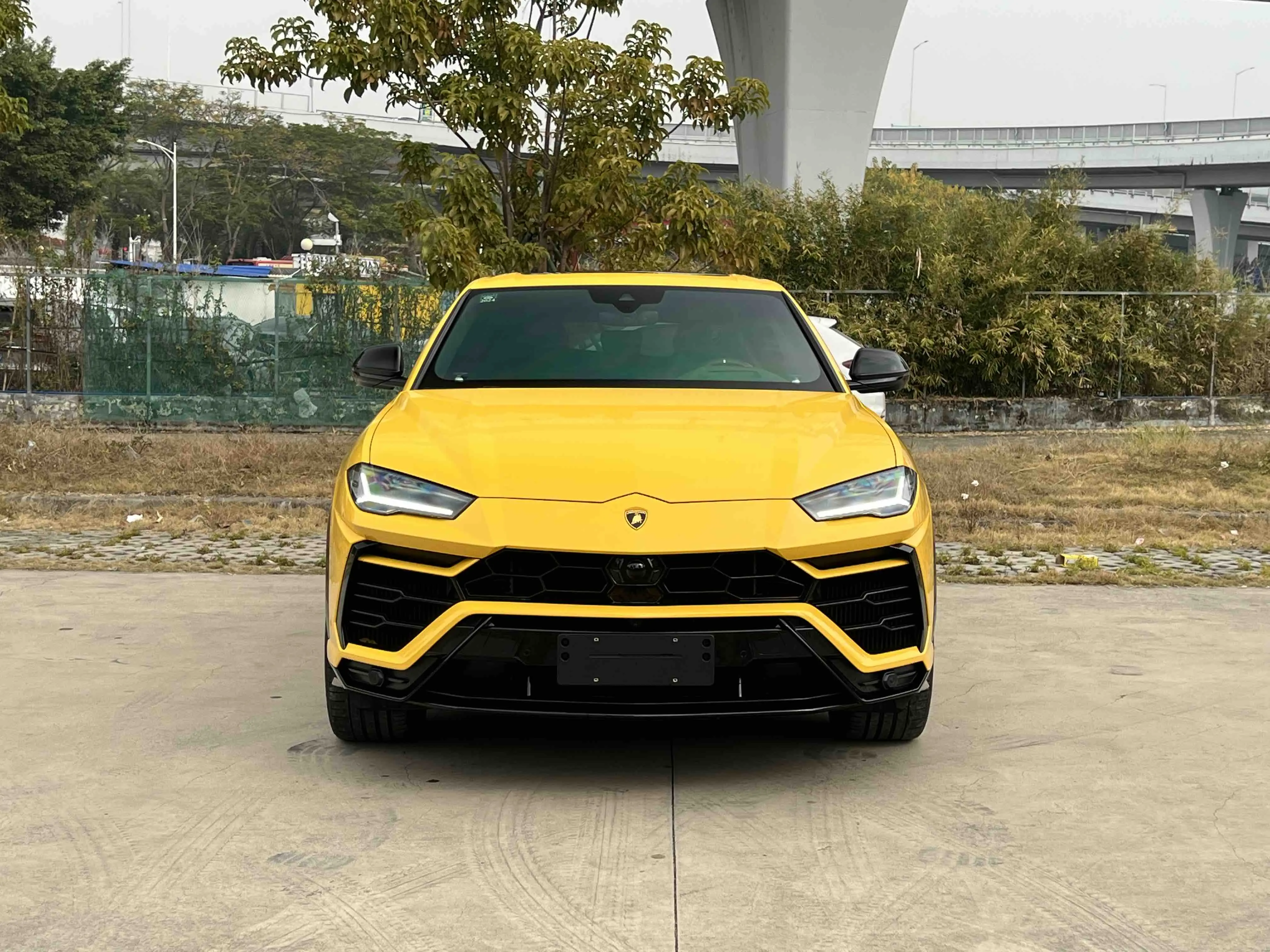 Lamborghini Urus  из Китая