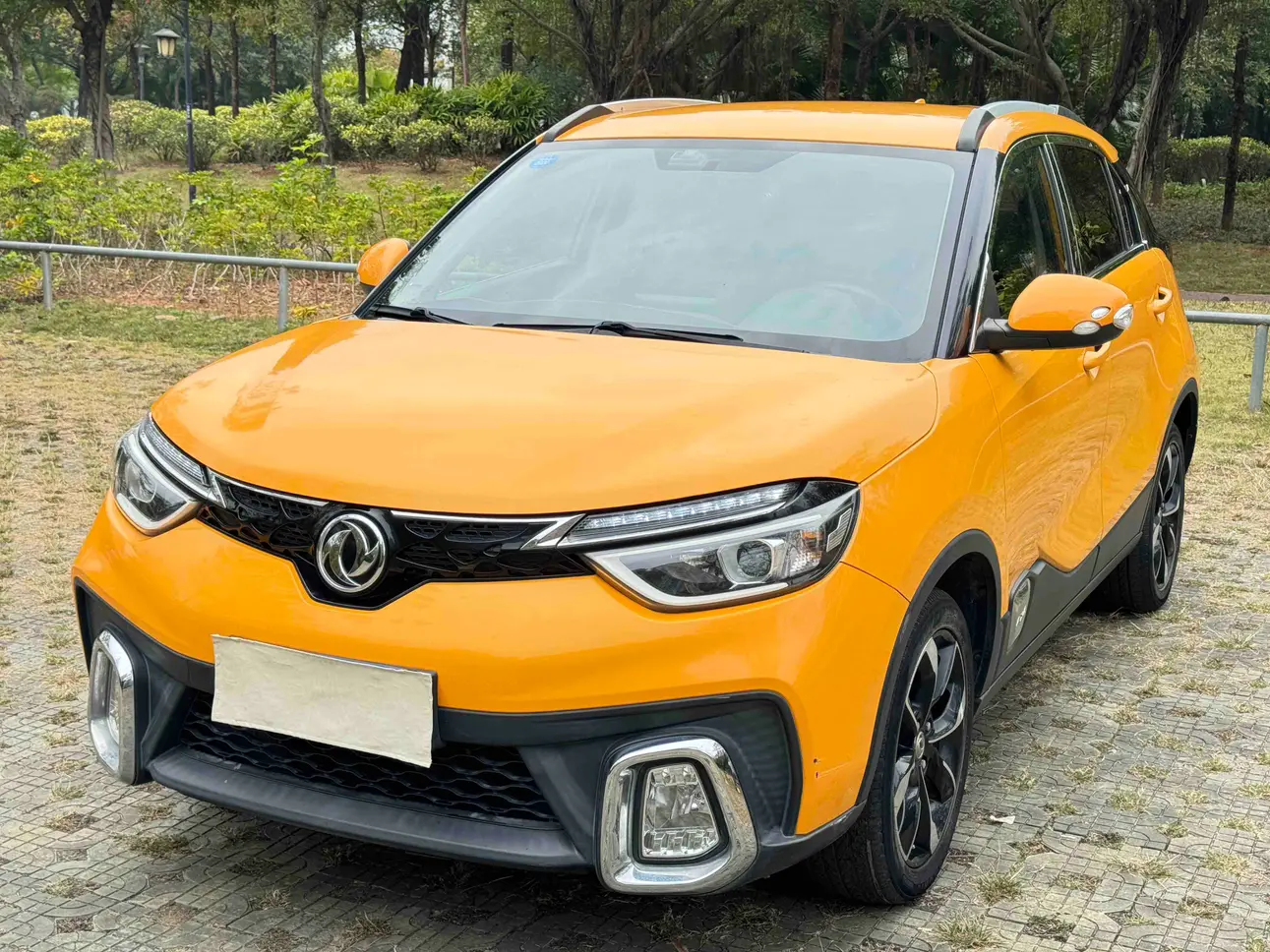 Dongfeng Fengshen AX4  из Китая