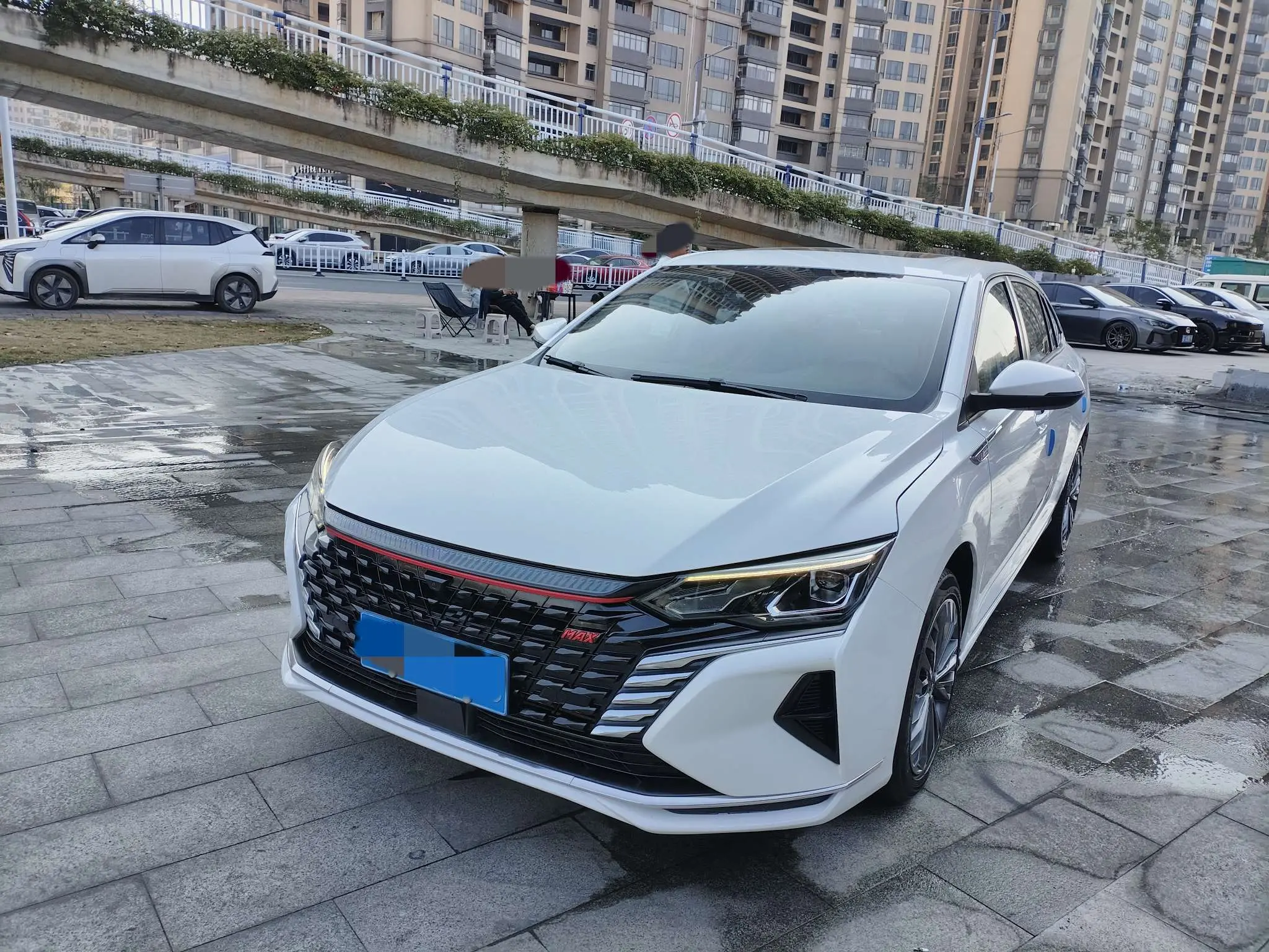 Dongfeng Yixuan MAX  из Китая