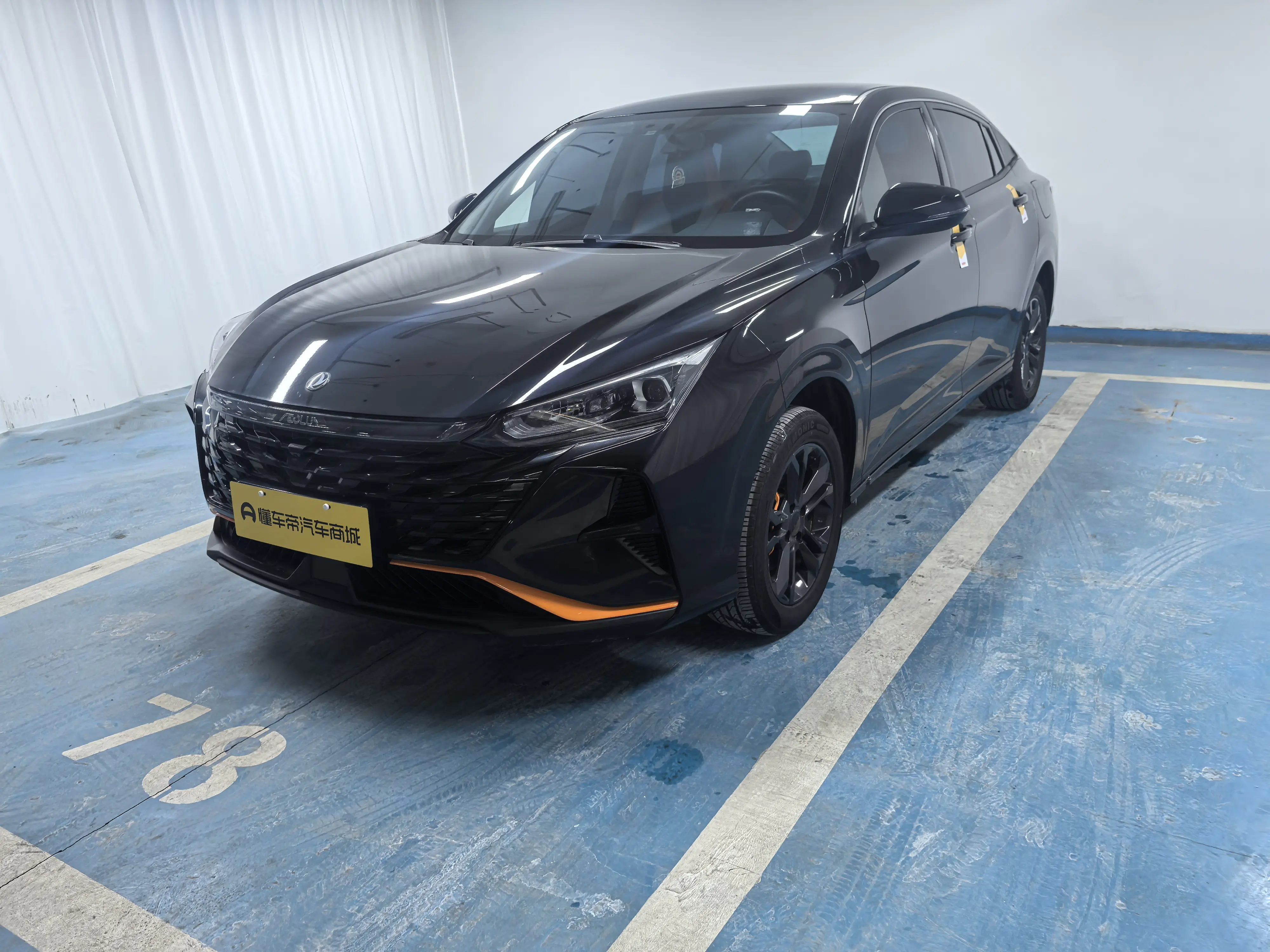 Dongfeng Yixuan  из Китая