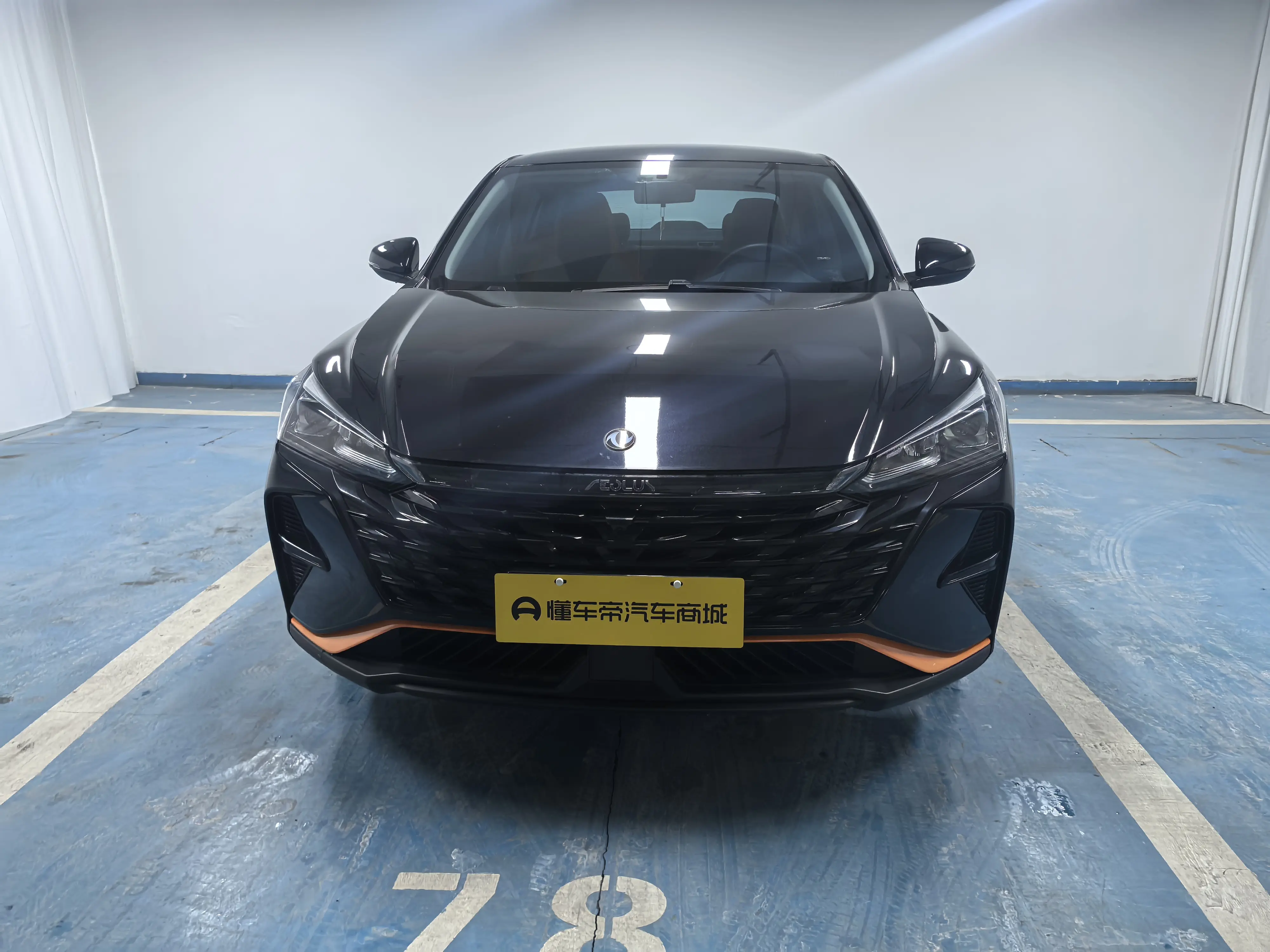 Dongfeng Yixuan  из Китая